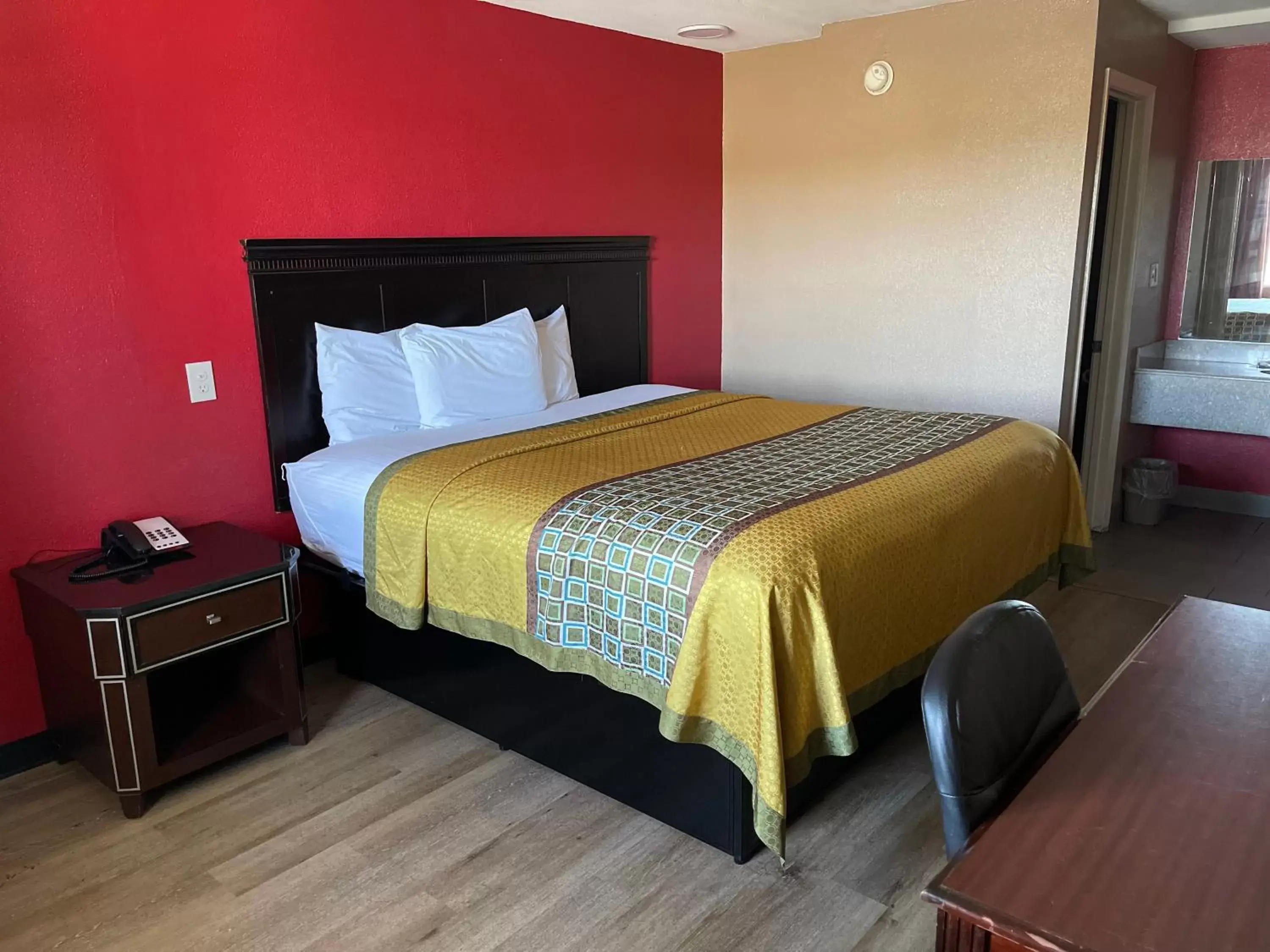 Bed in Deluxe Inn