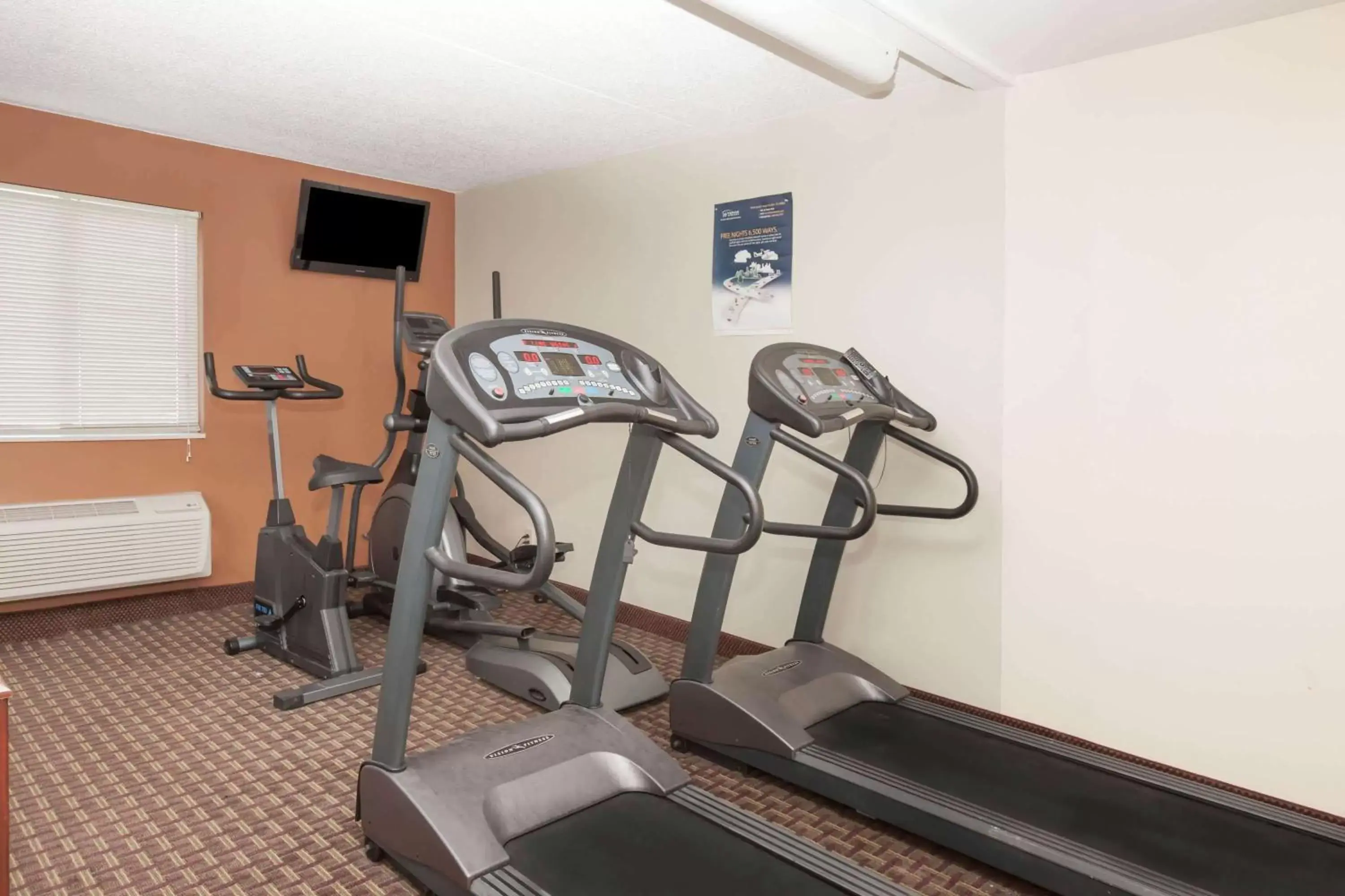 Fitness centre/facilities, Fitness Center/Facilities in Travelodge Inn & Suites by Wyndham Albany