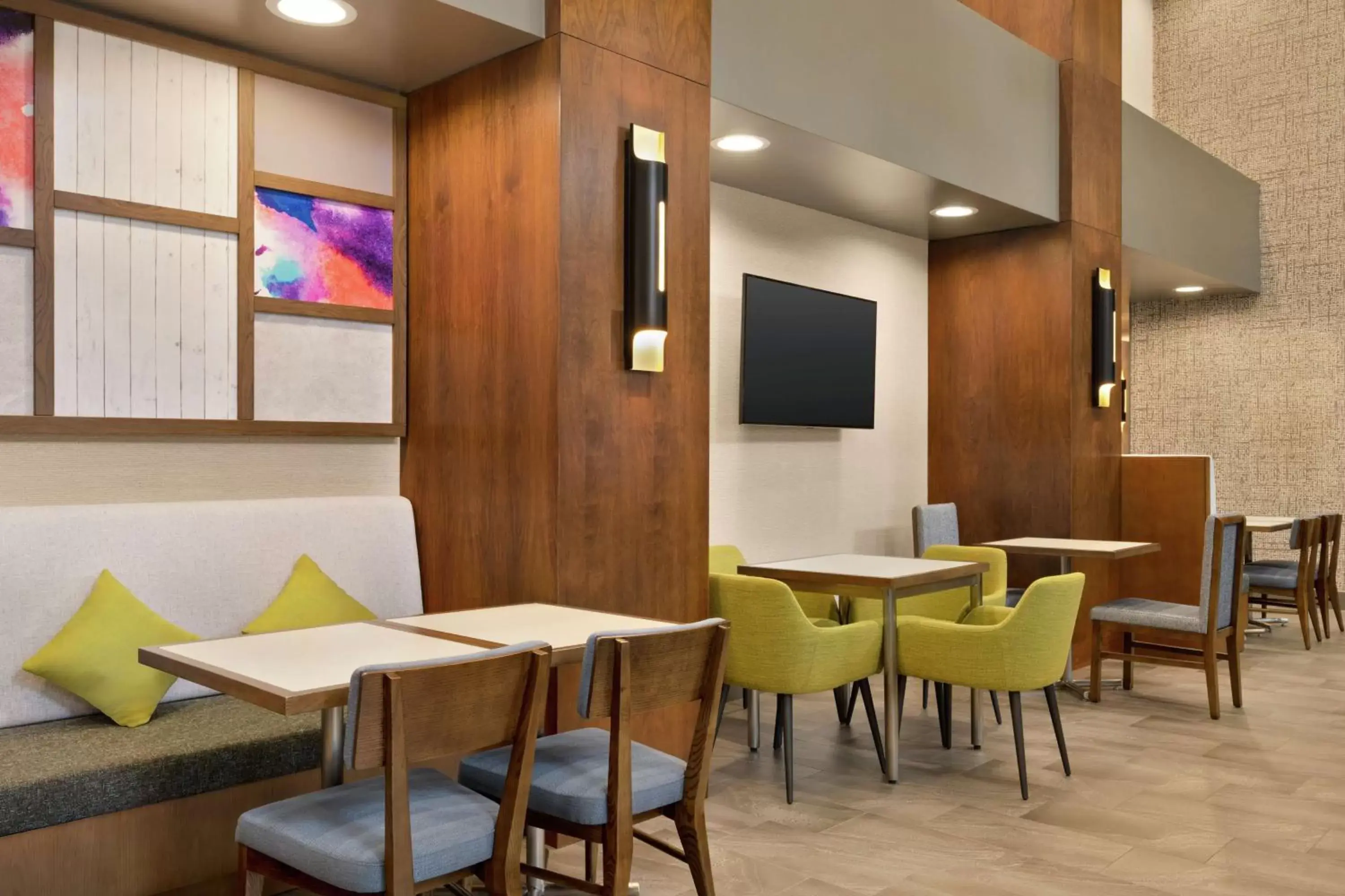 Lobby or reception, Restaurant/Places to Eat in Hampton Inn & Suites Tacoma/Puyallup