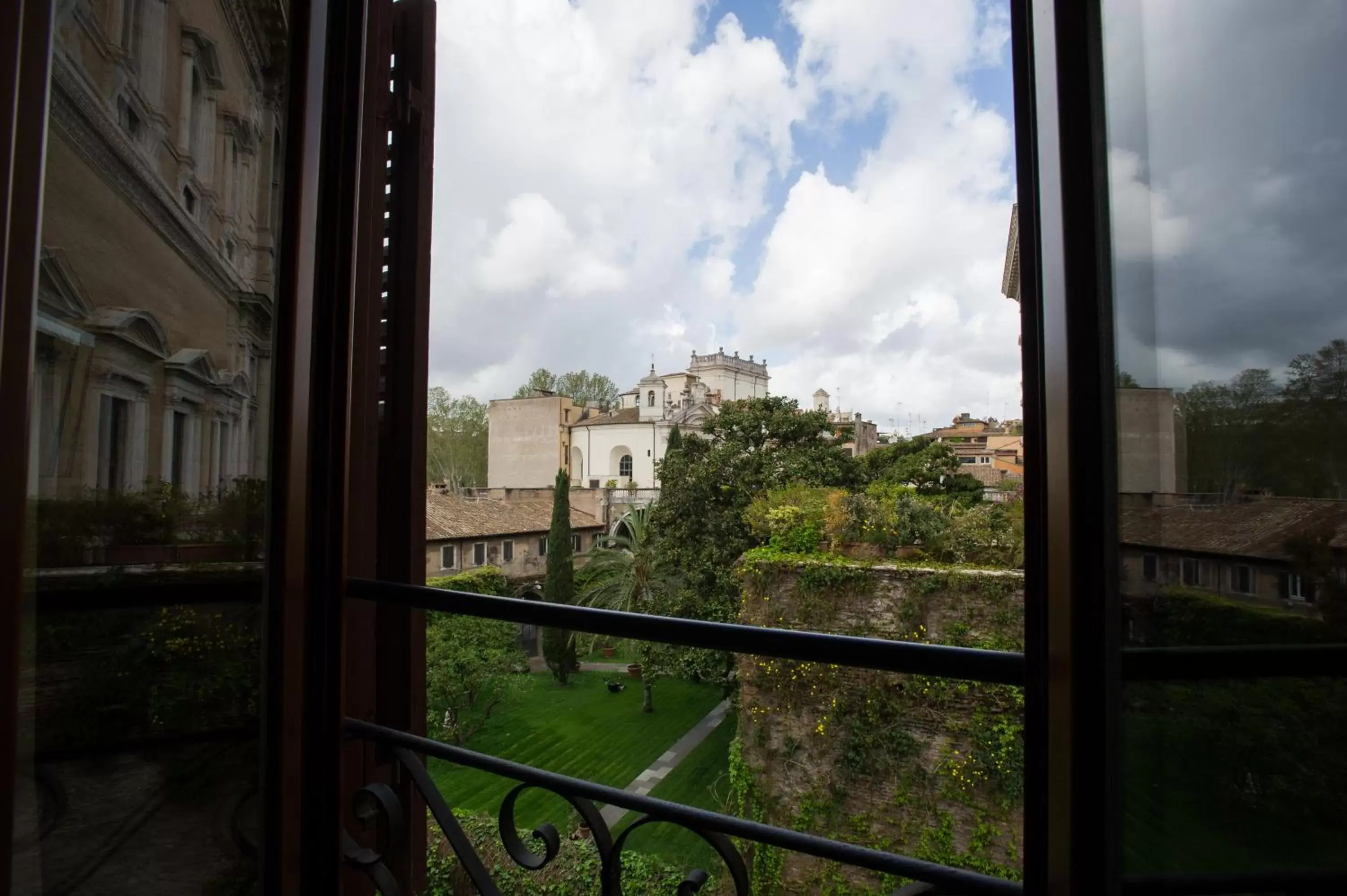 Day in Hotel Residenza In Farnese