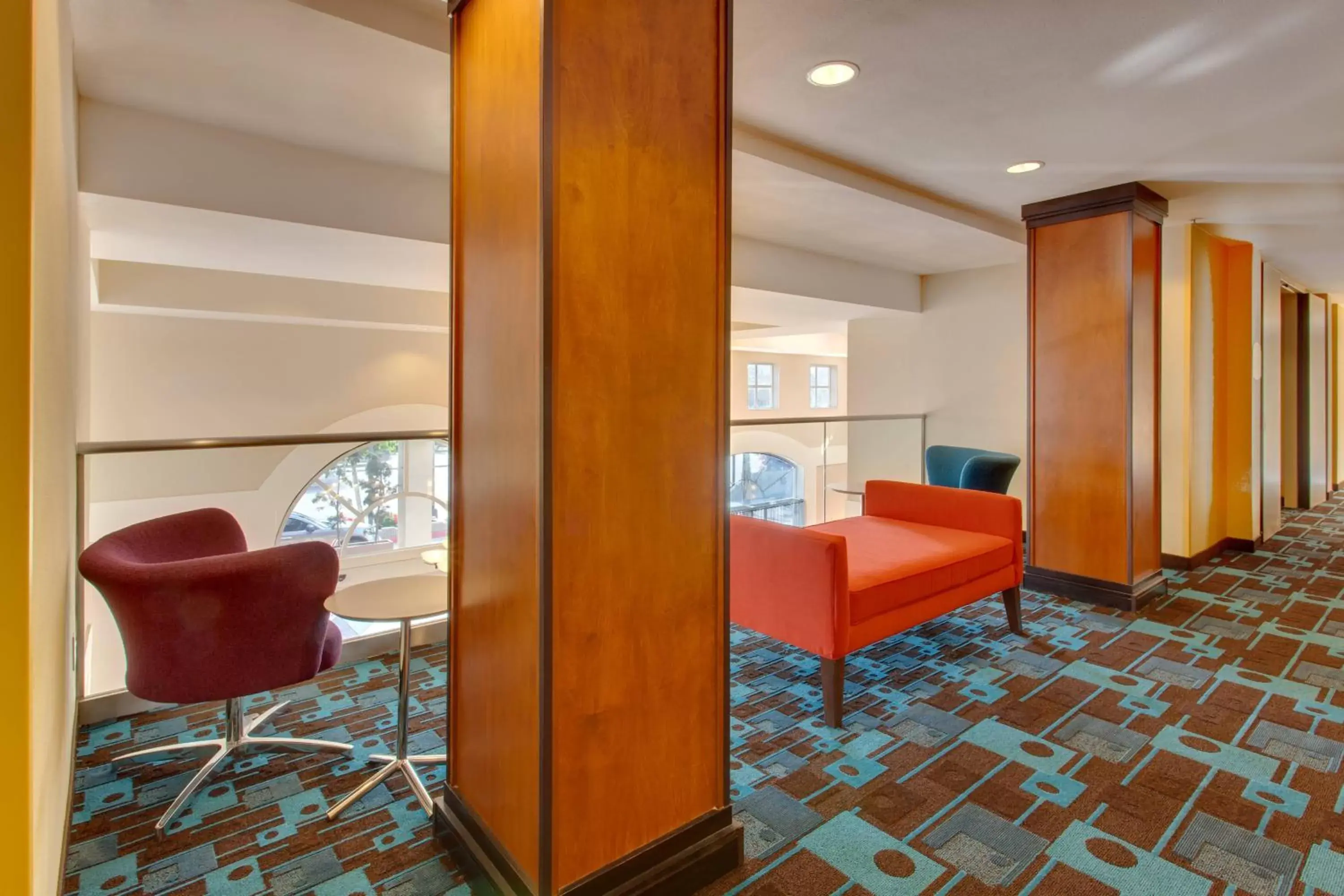 Photo of the whole room, Seating Area in Fairfield Inn & Suites by Marriott San Francisco Airport/Millbrae