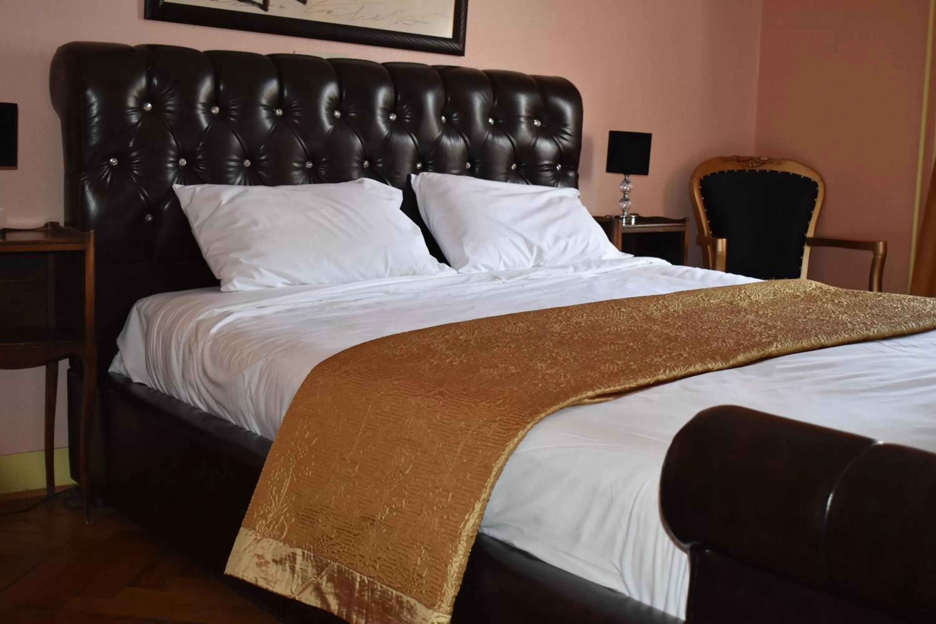 Double Room 1 adult in Hôtel Le Sauvage