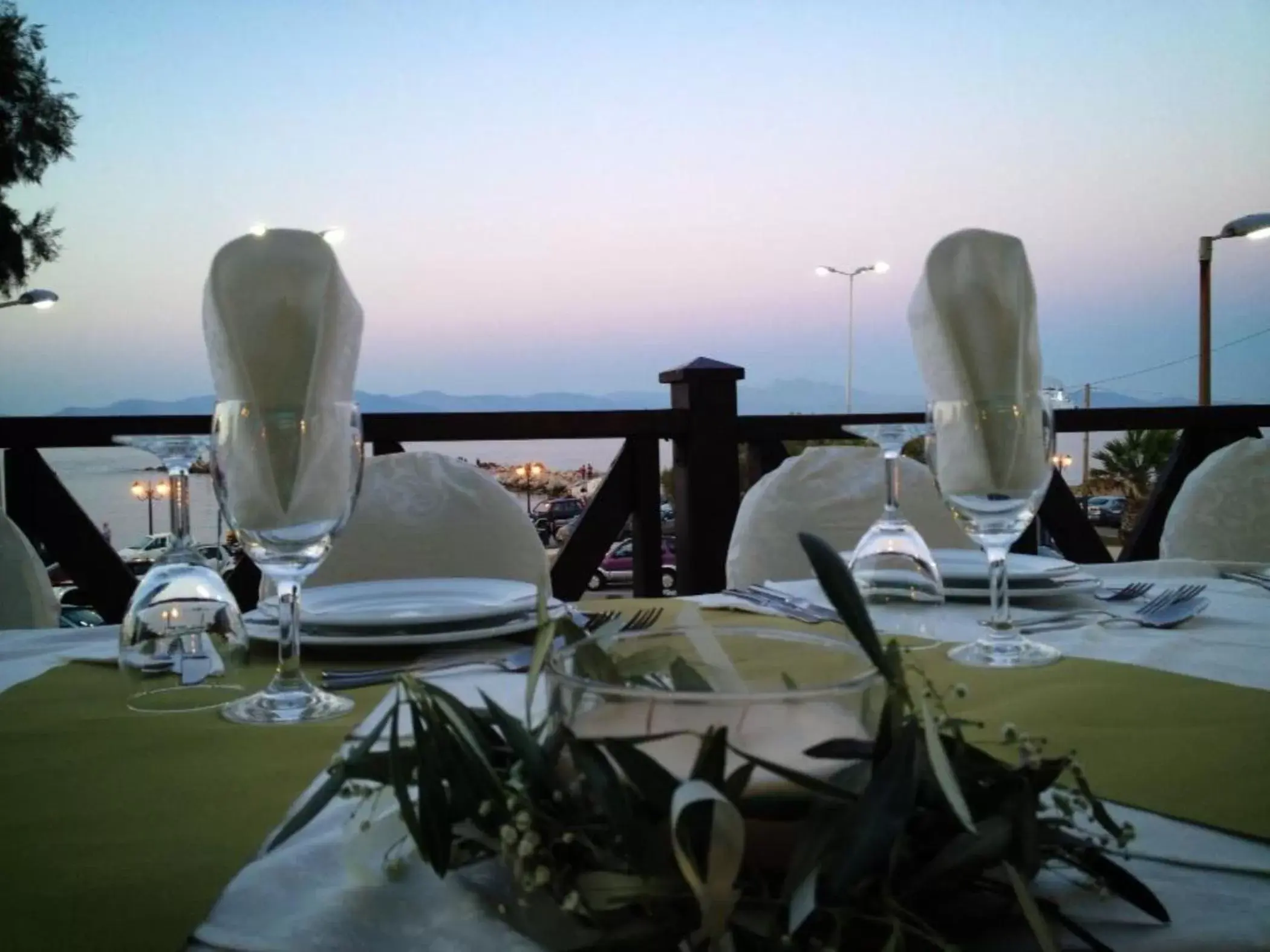 Restaurant/Places to Eat in Avra Hotel