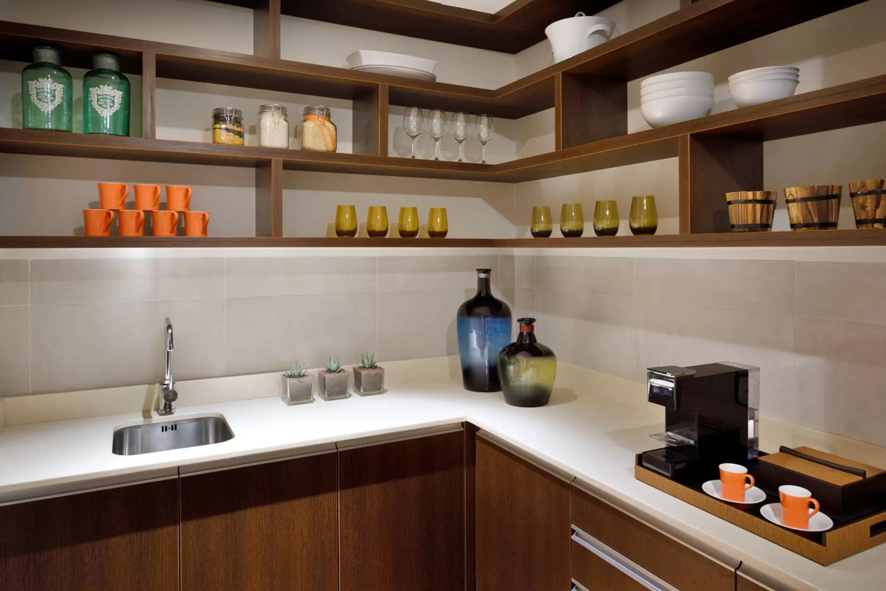 Kitchen or kitchenette, Kitchen/Kitchenette in Lapita, Dubai Parks and Resorts, Autograph Collection