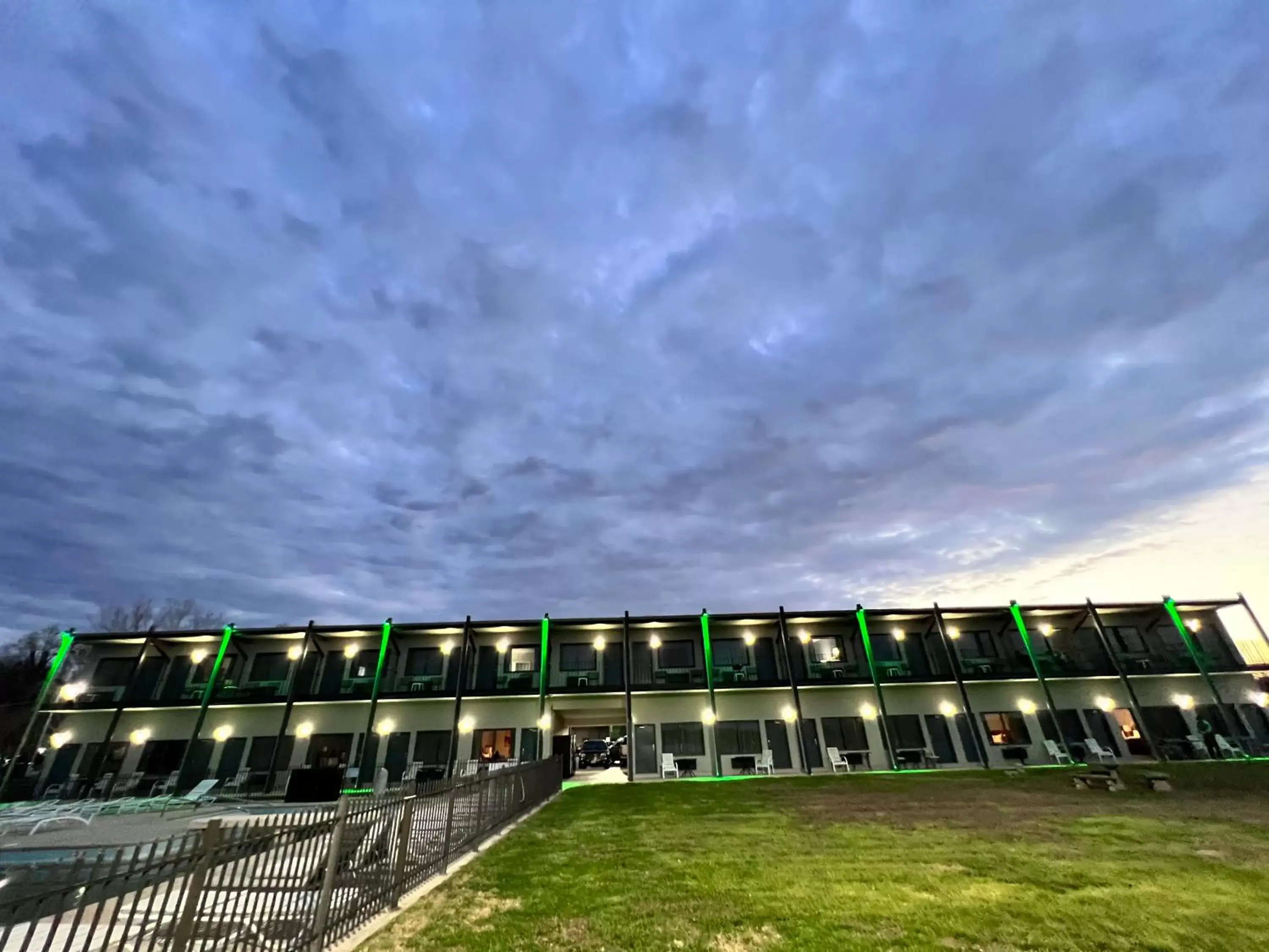 Property building in Quality Inn - On The Lake Clarksville-Boydton Property building in Quality Inn - On The Lake Clarksville-Boydton