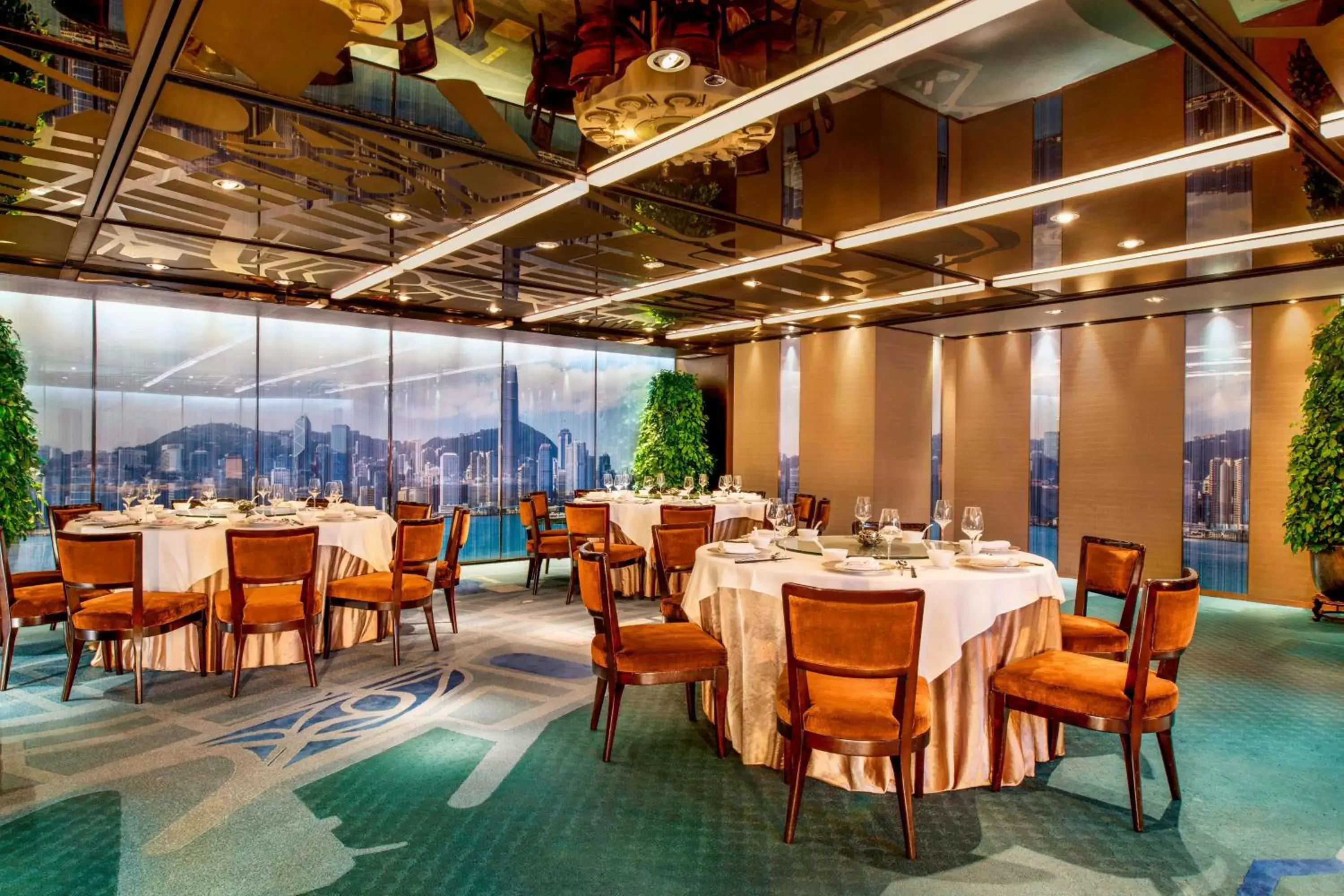 Restaurant/Places to Eat in W Hong Kong
