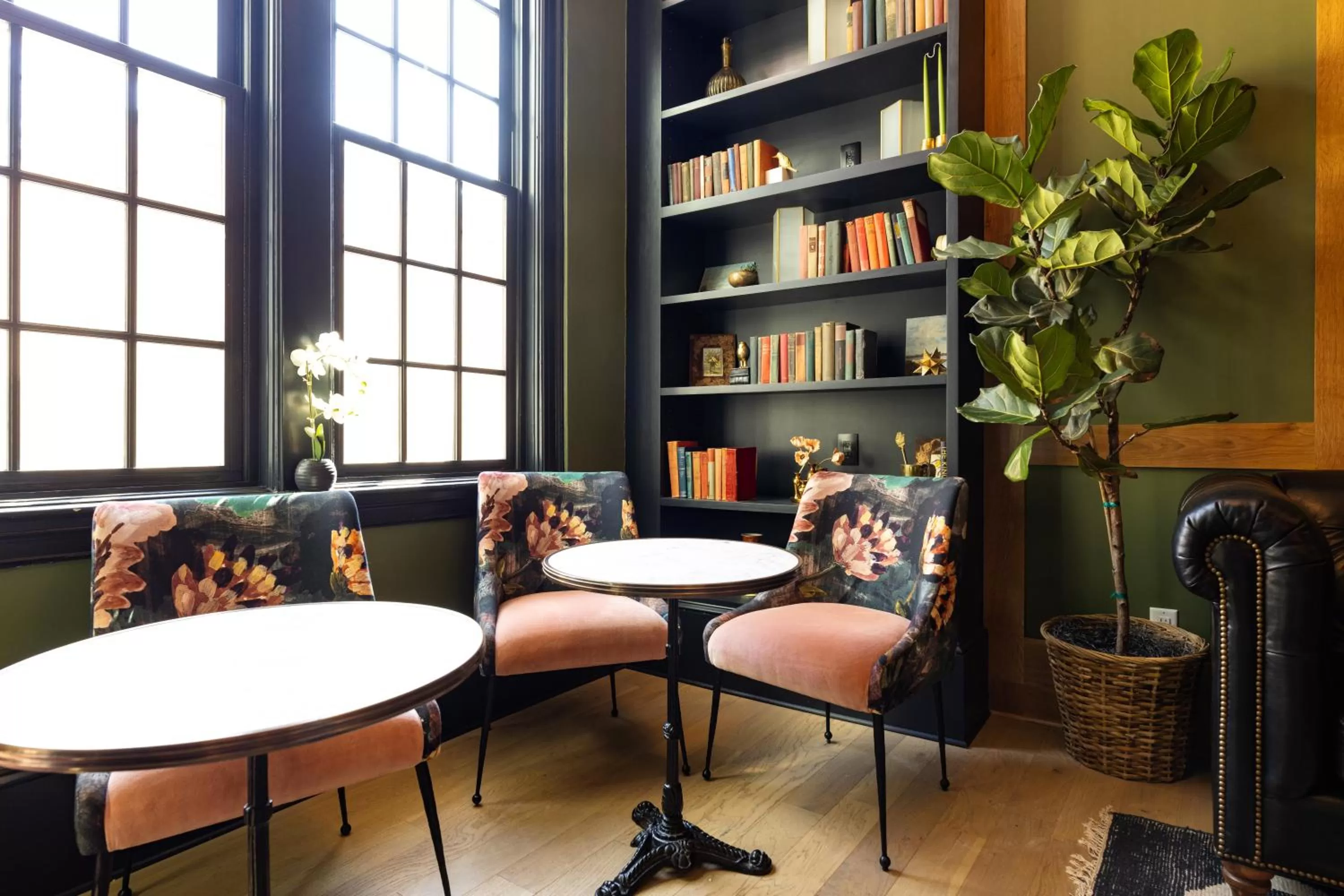 Lounge or bar in Hotel Thaxter