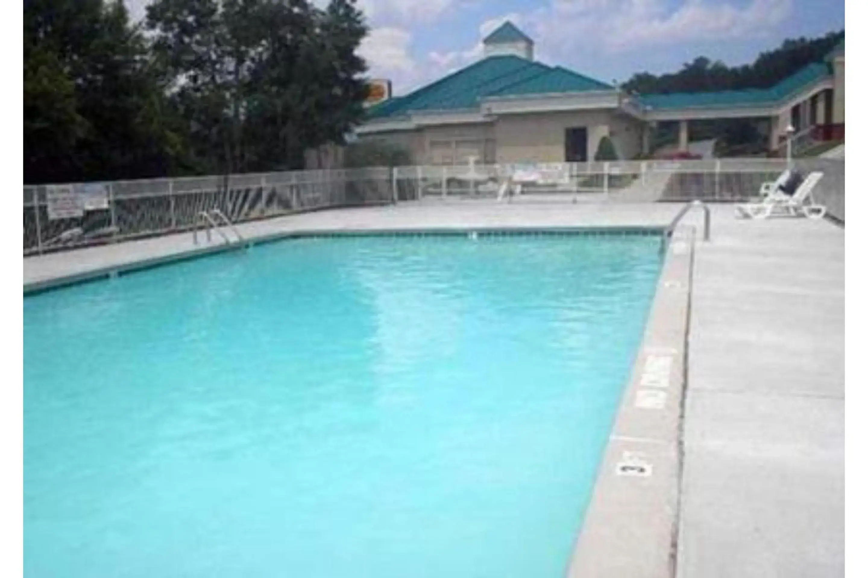 Swimming Pool in Baymont by Wyndham Harriman