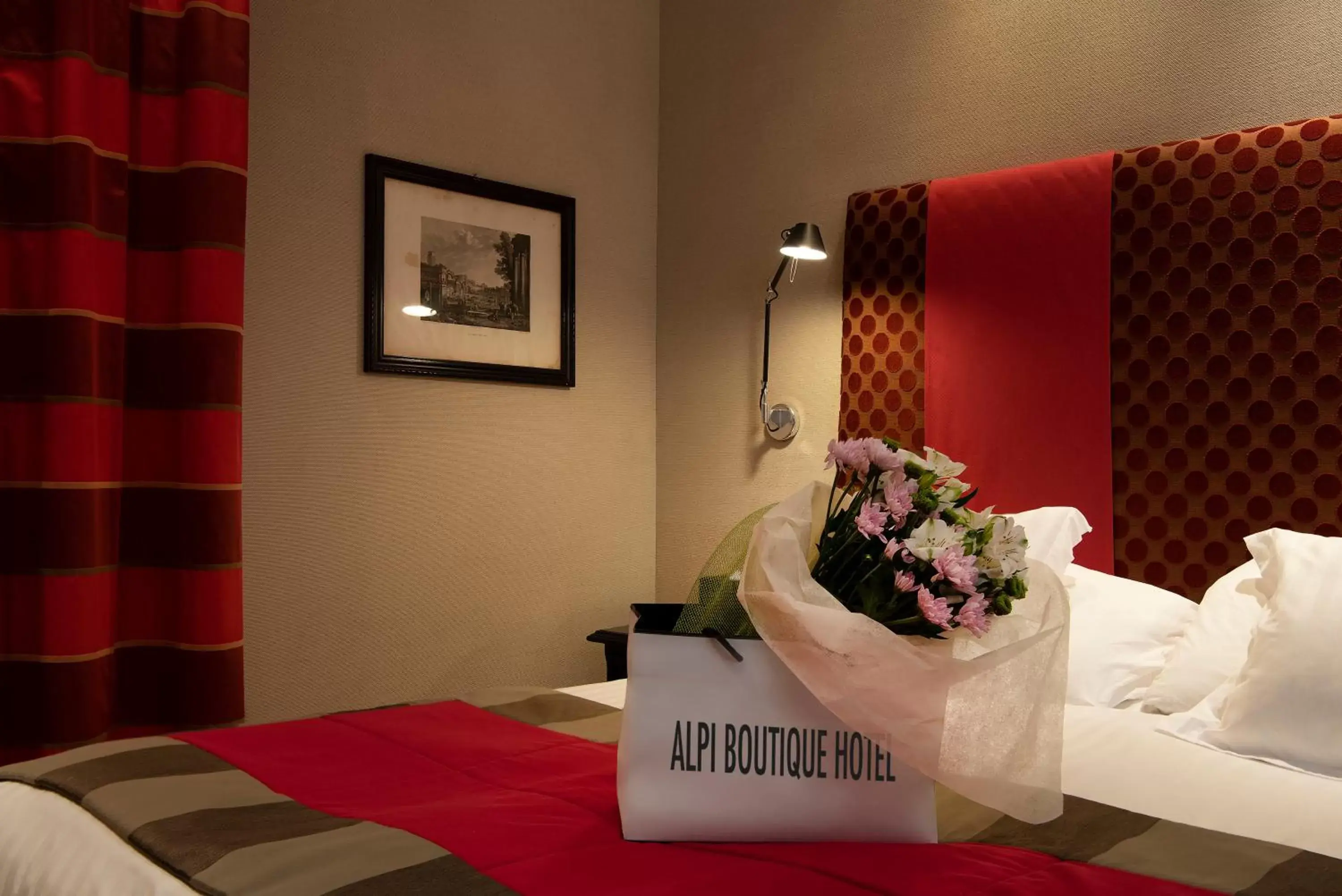 Bedroom in Alpi Hotel