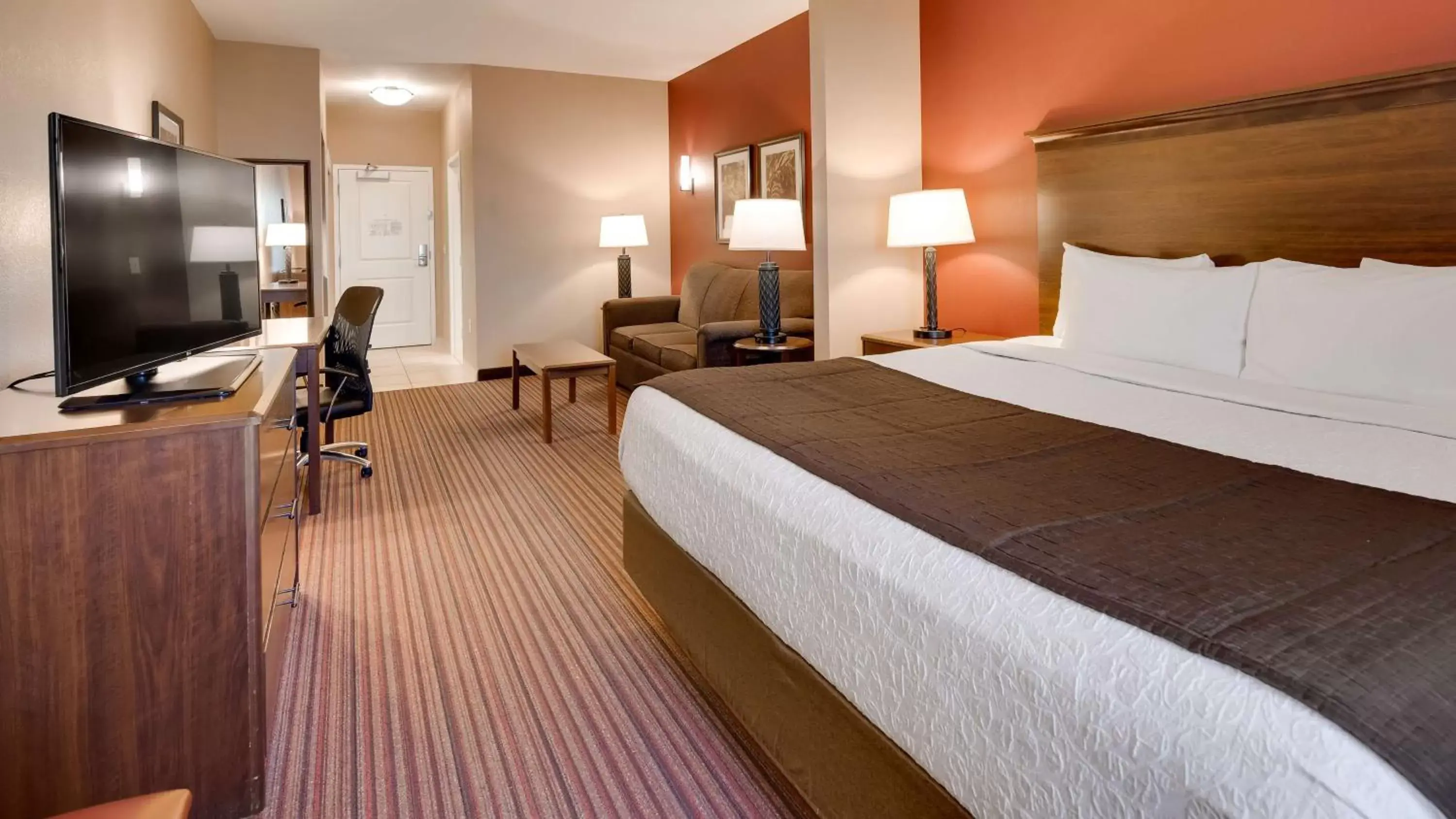 Photo of the whole room, Bed in Best Western Plus Chandler Hotel & Suites