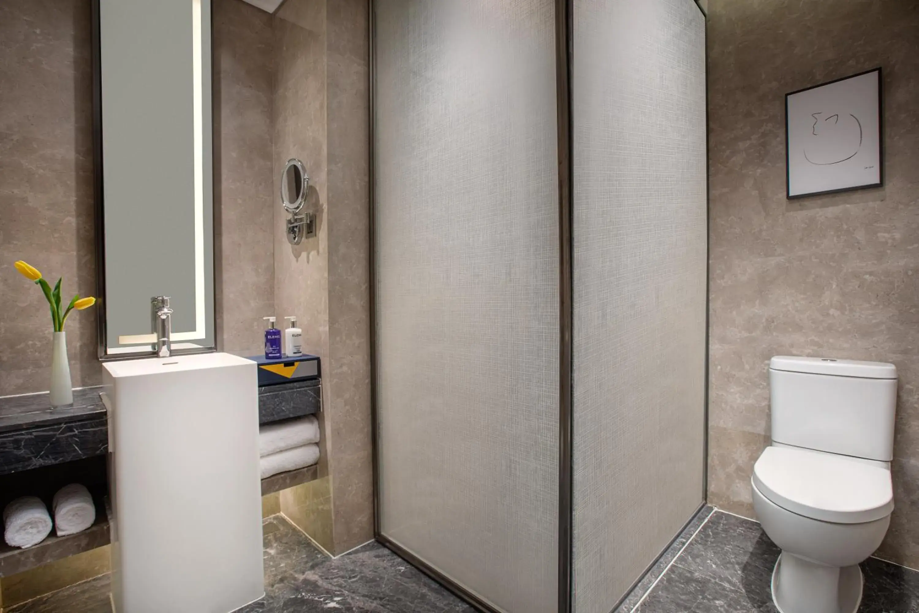 Standard Room in voco Xian ETDZ, an IHG Hotel Standard Room in voco Xian ETDZ, an IHG Hotel