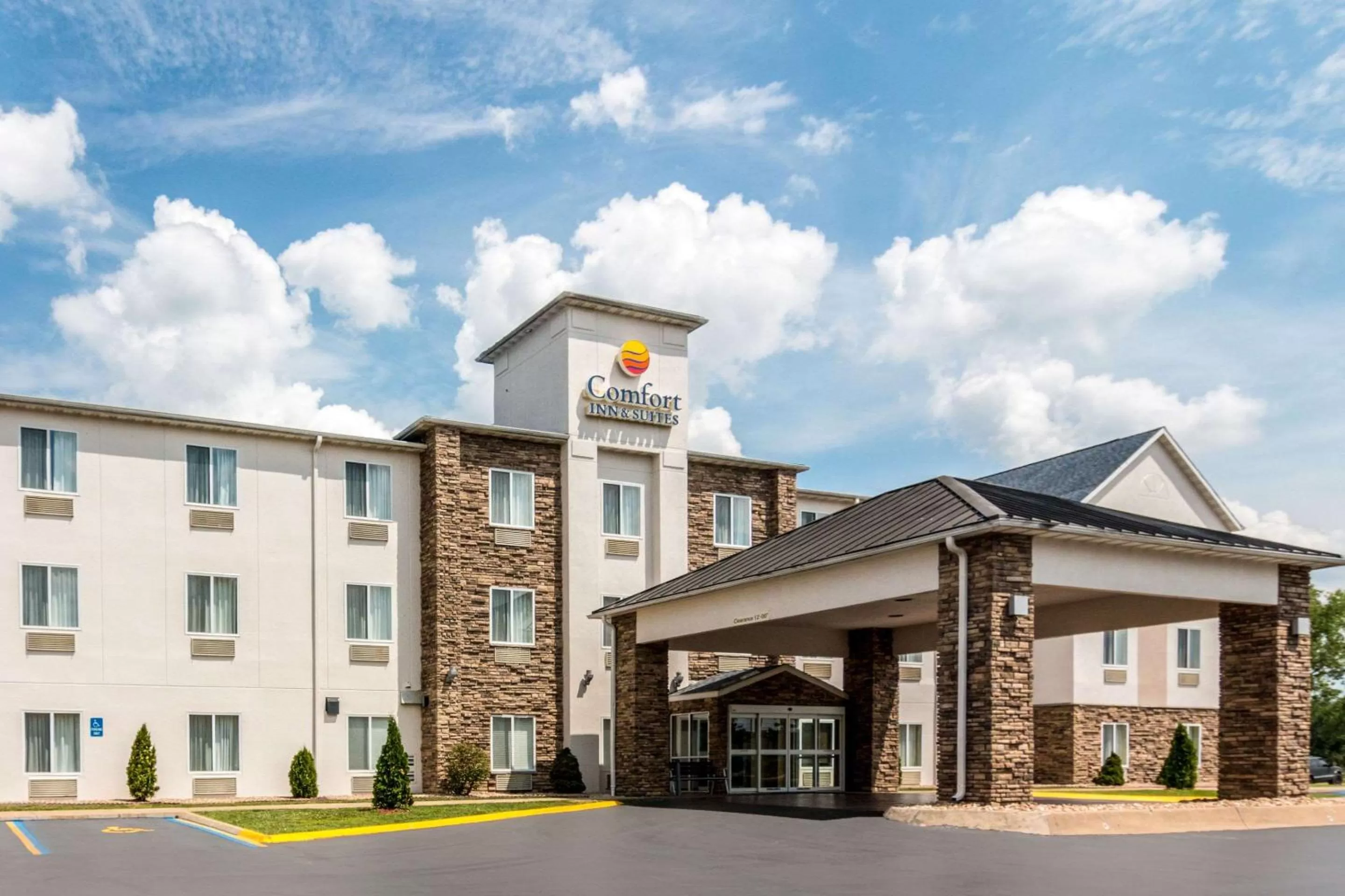 Property building in Comfort Inn & Suites - Hannibal
