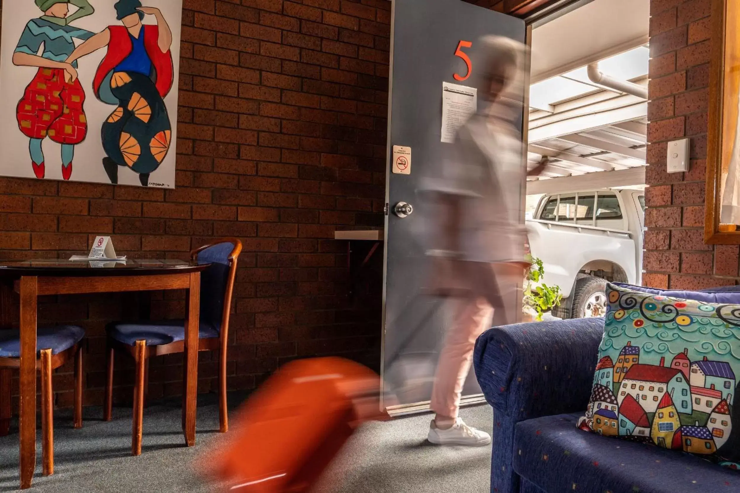 Seating Area in Country Pathfinder Motor Inn