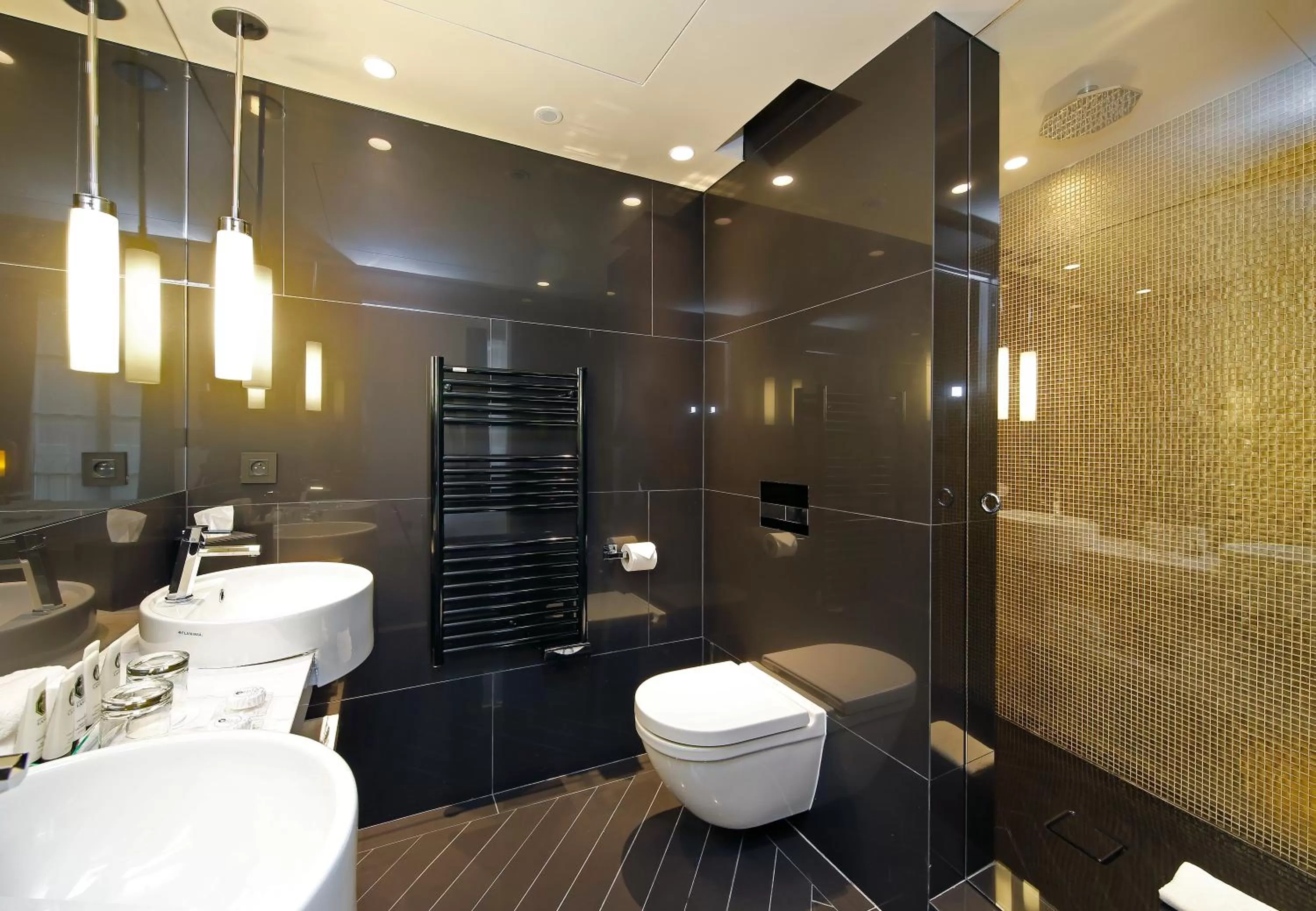 Bathroom in Hotel Opéra Richepanse