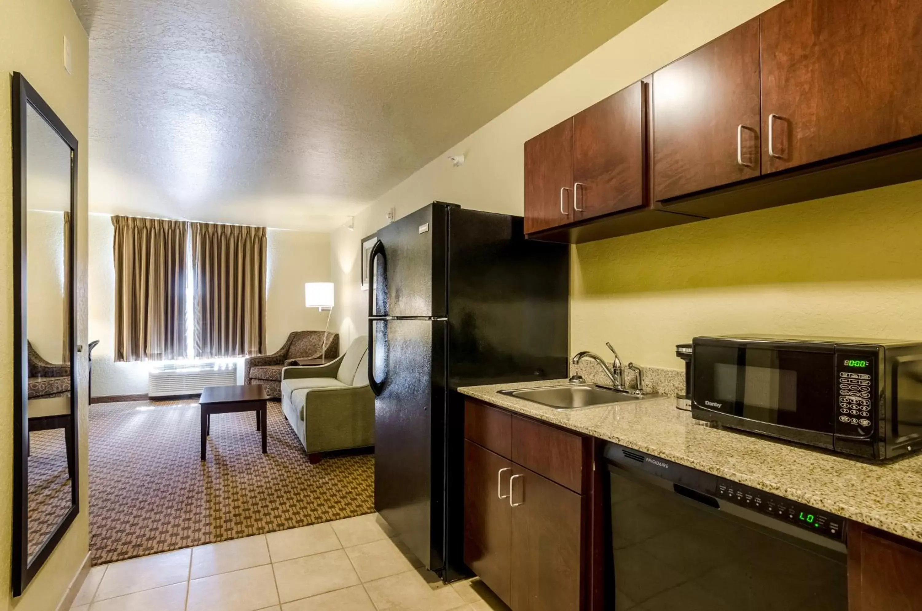 Kitchen or kitchenette, Kitchen/Kitchenette in Cobblestone Inn and Suites - Eaton