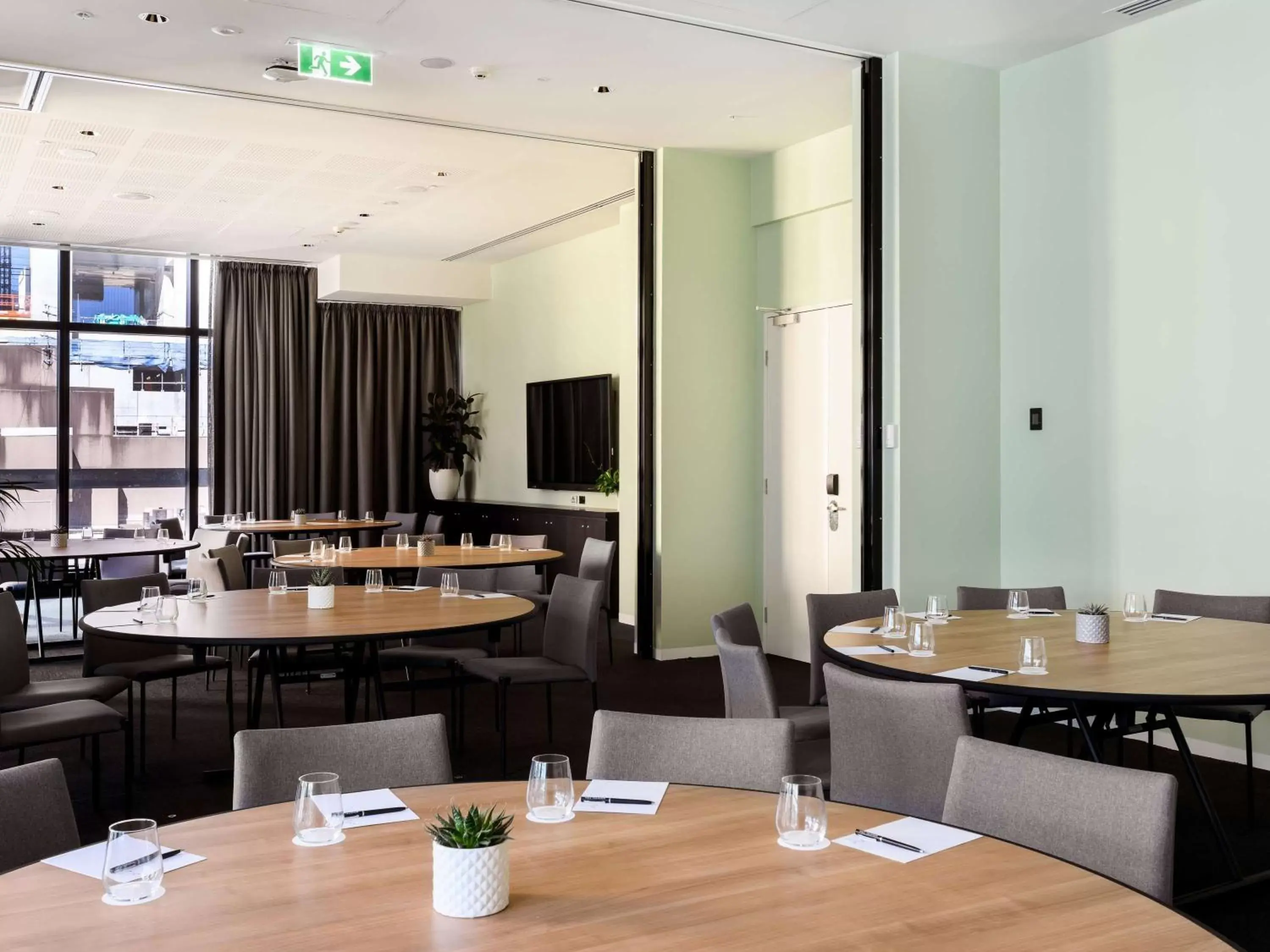 Meeting/conference room, Restaurant/Places to Eat in Novotel Melbourne Central