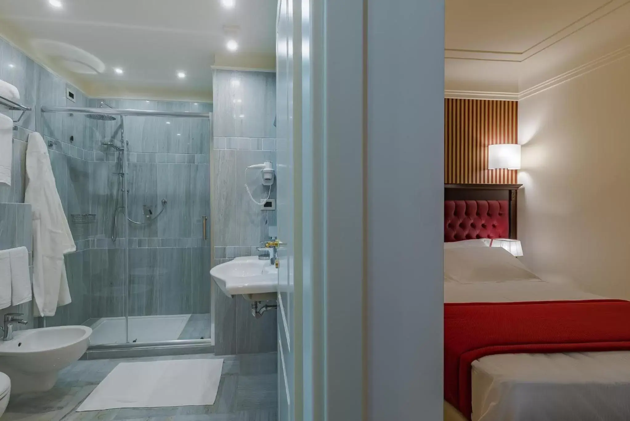 Photo of the whole room, Bathroom in La Paloma Blanca Hotel