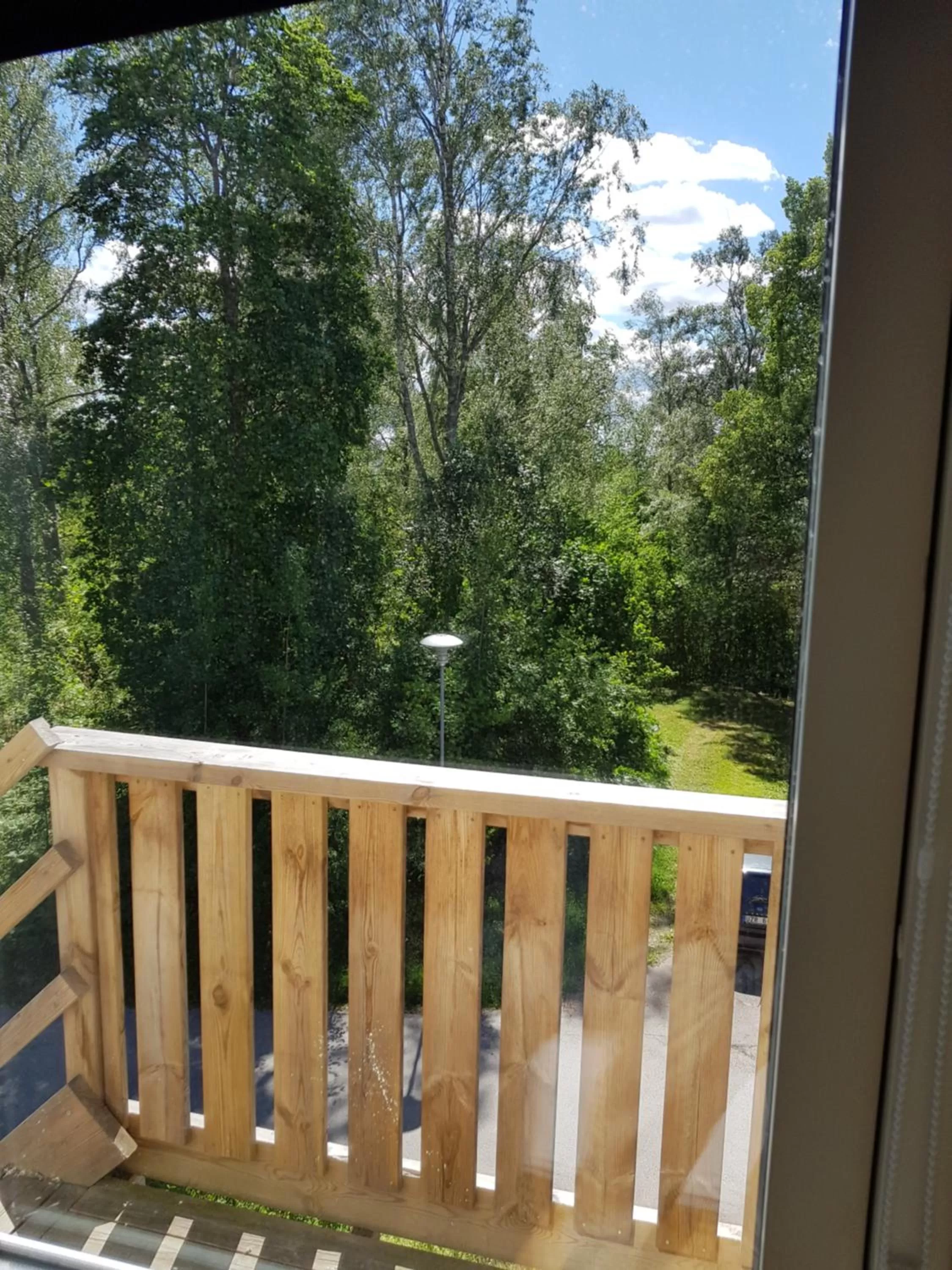 Garden view in Brukshotellet Skinnsberg