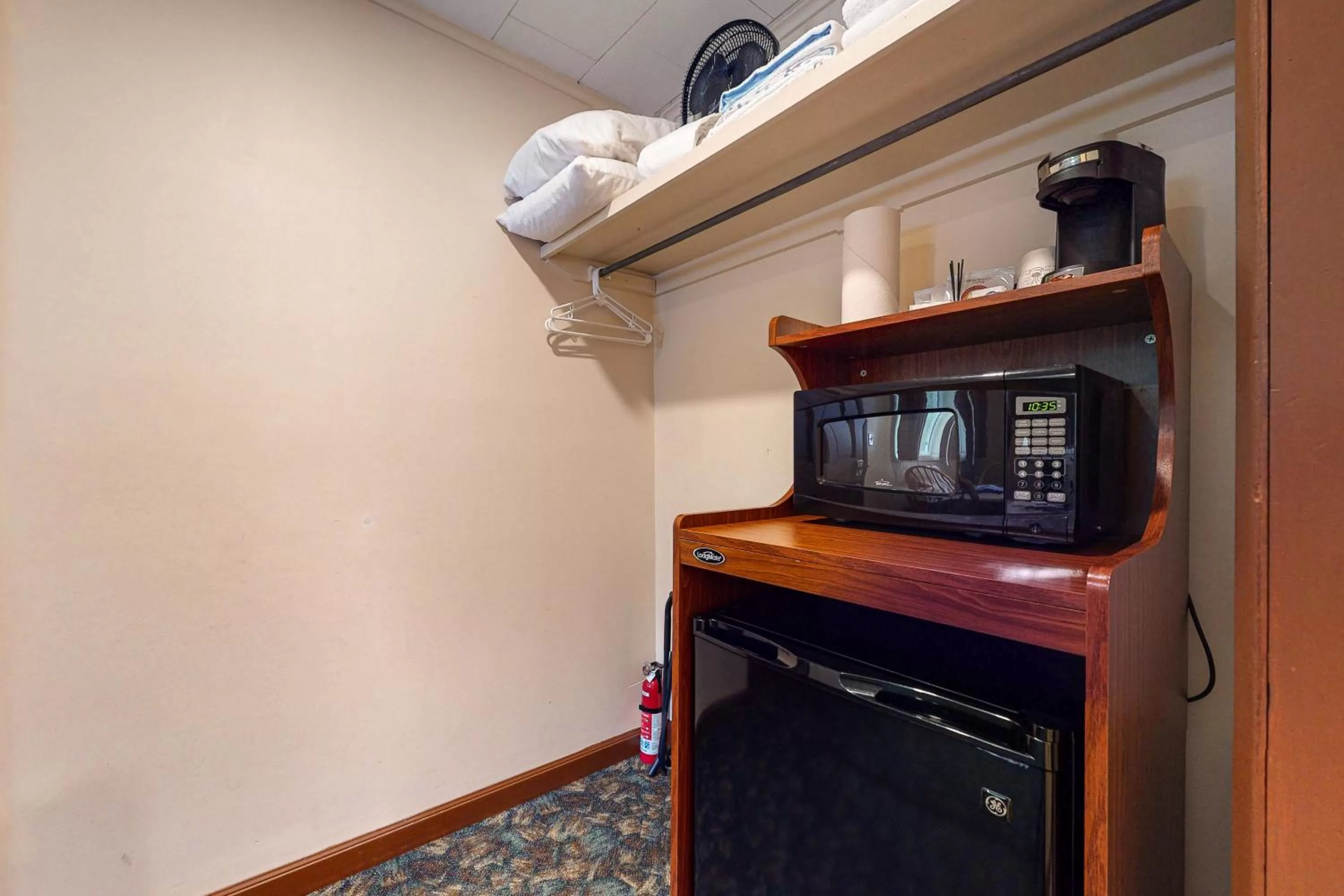 Suite in Riverbank Motel and Cabins Managed by Vacasa