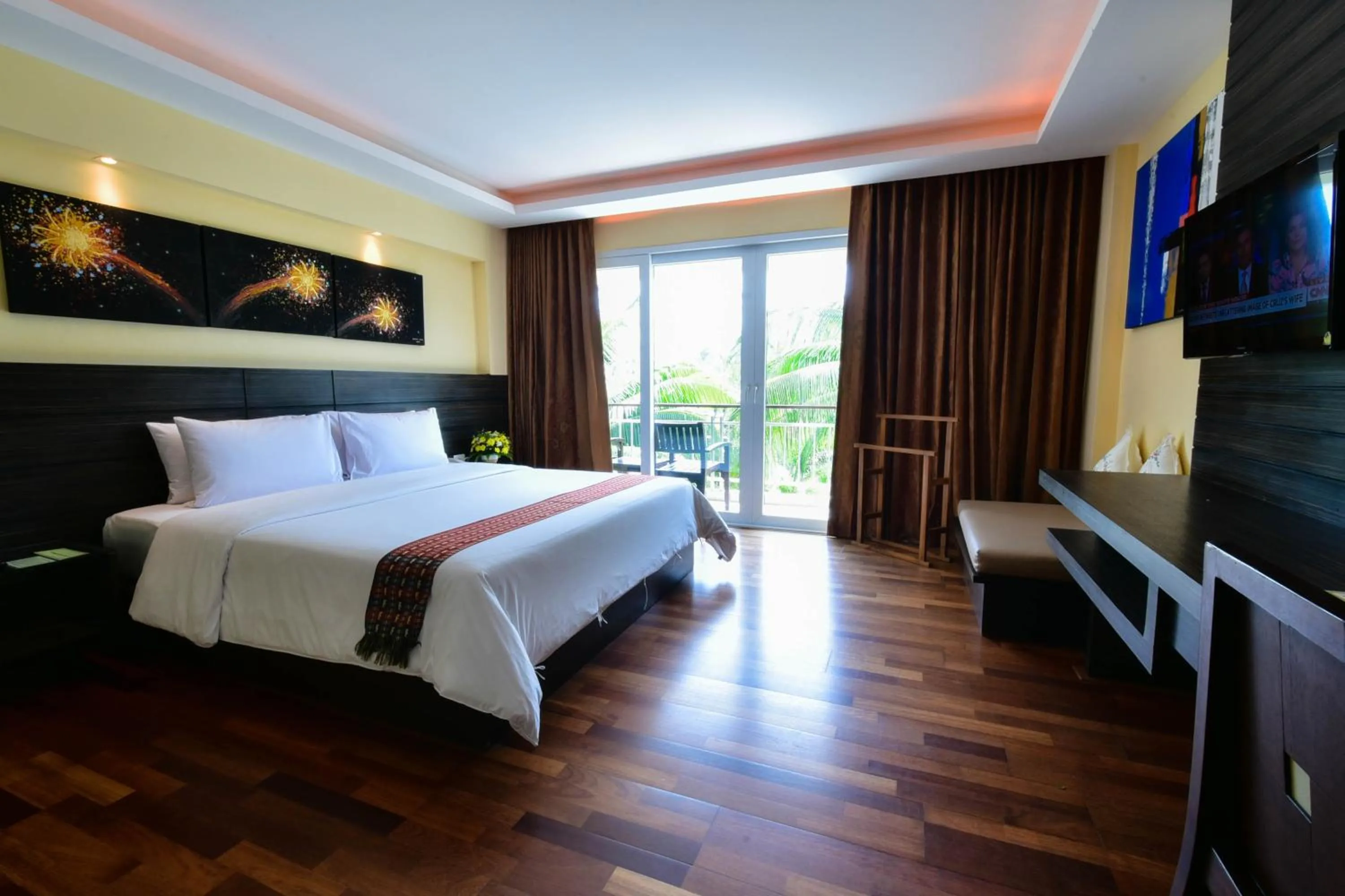 Bedroom, Bed in R-Mar Resort and Spa Patong, Phuket