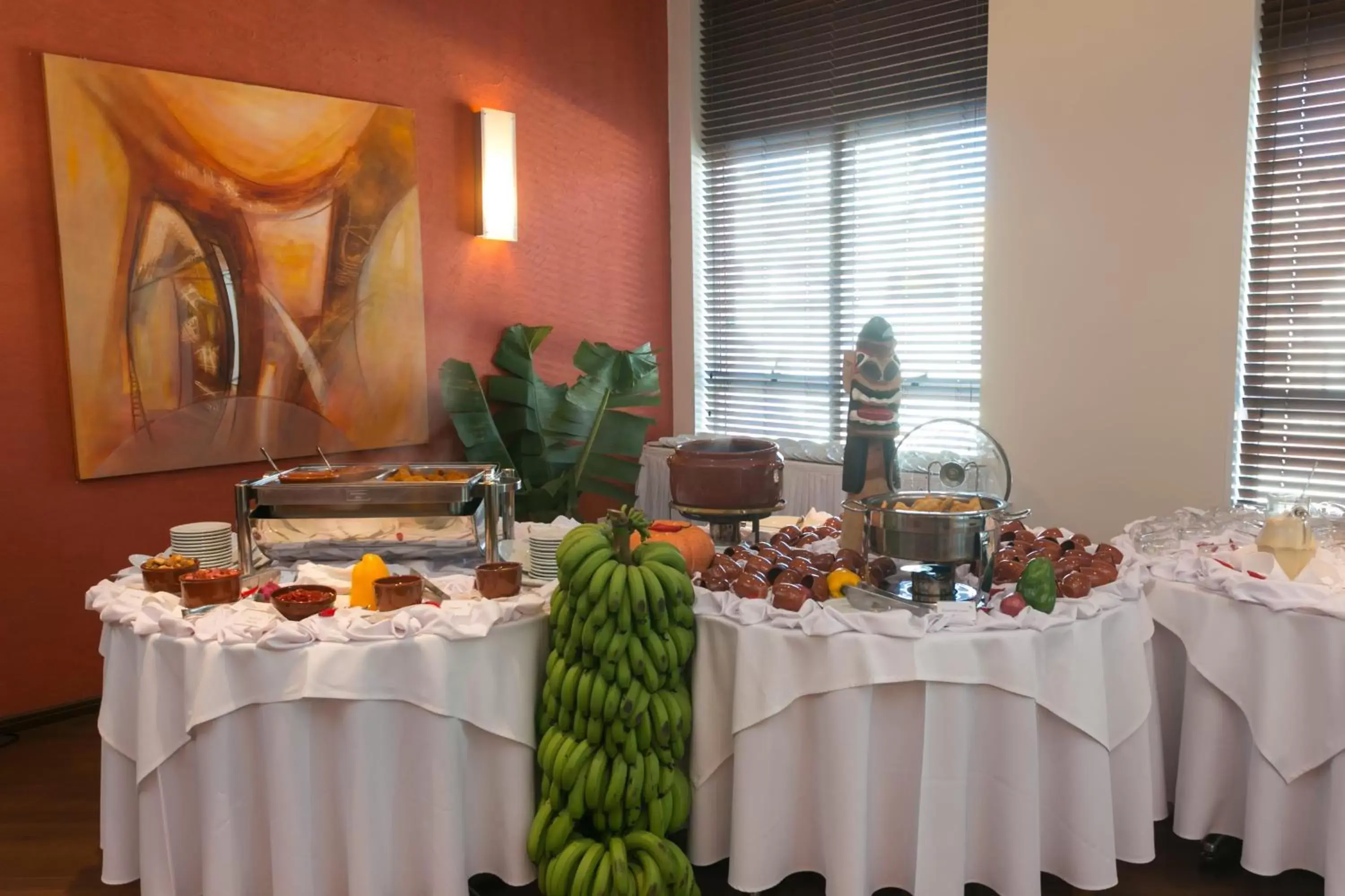 Food and drinks in Bourbon Joinville Convention Hotel