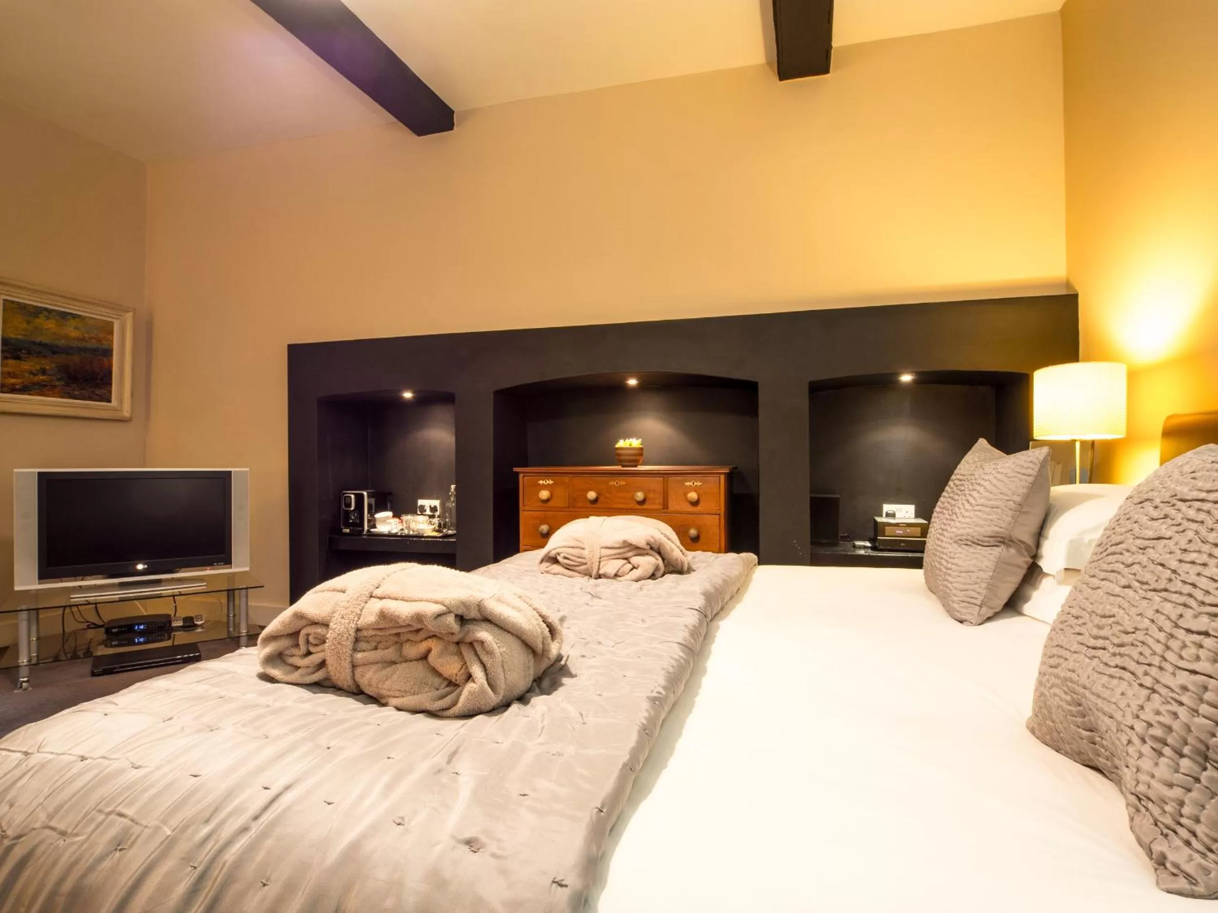 Bed in Six Brunton Place Guest House