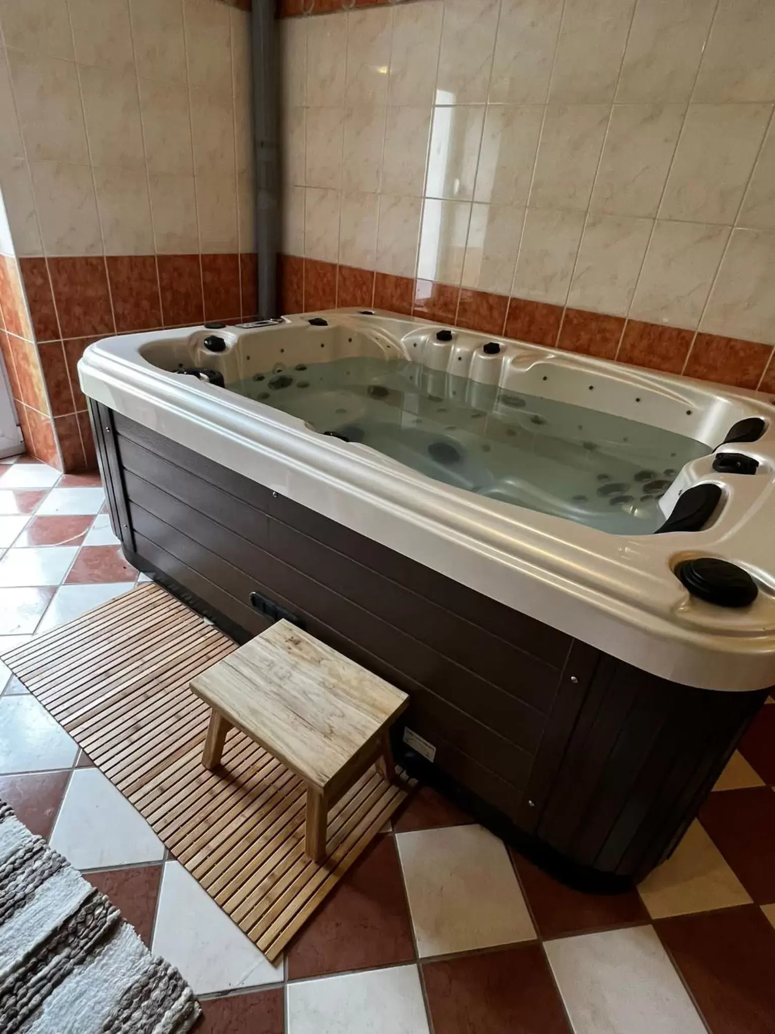 Hot Tub in Hôtel du Parc