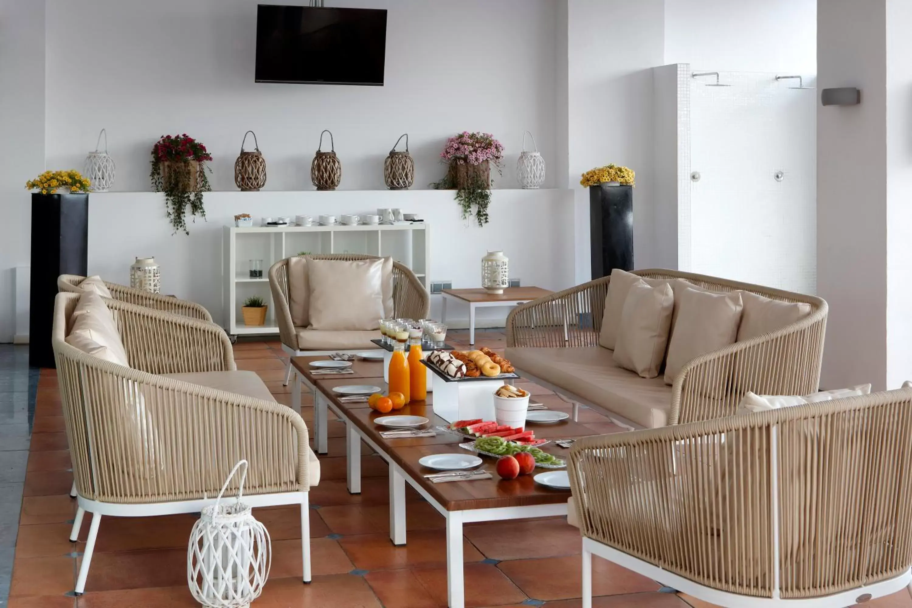 Coffee/tea facilities, Seating Area in Hotel Palma Bellver , Affiliated by Meliá