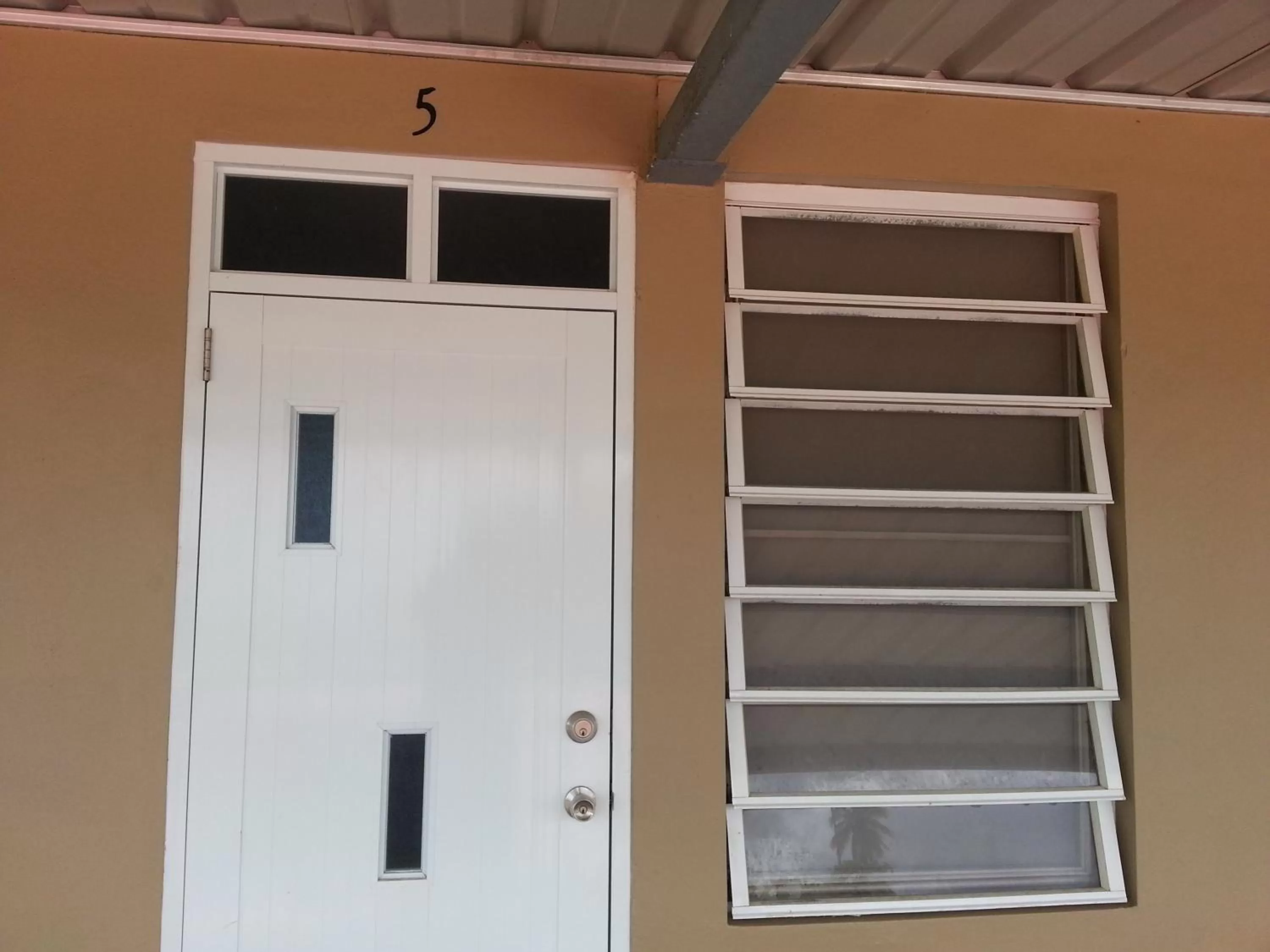 Facade/entrance in Aguada of the Seas