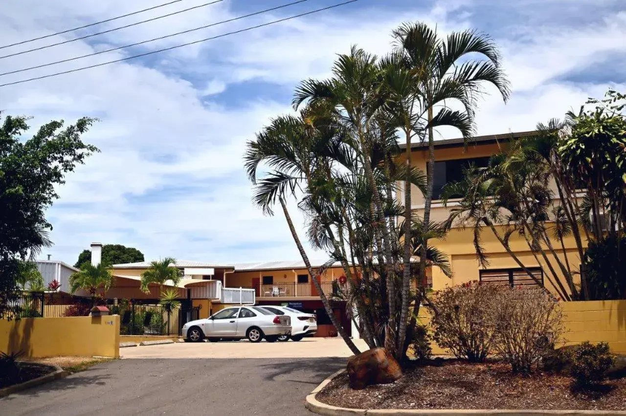 Property Building in Summit Motel