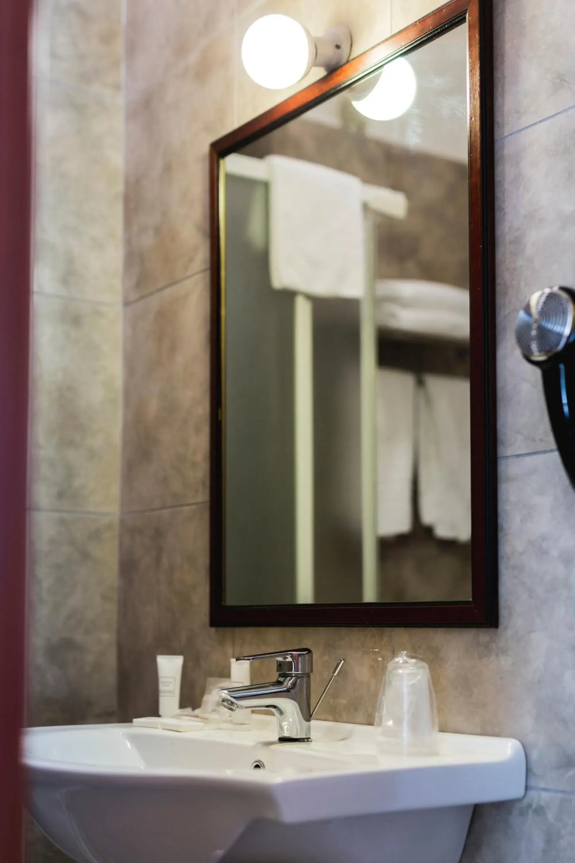 Bathroom in Hotel Ara Solis