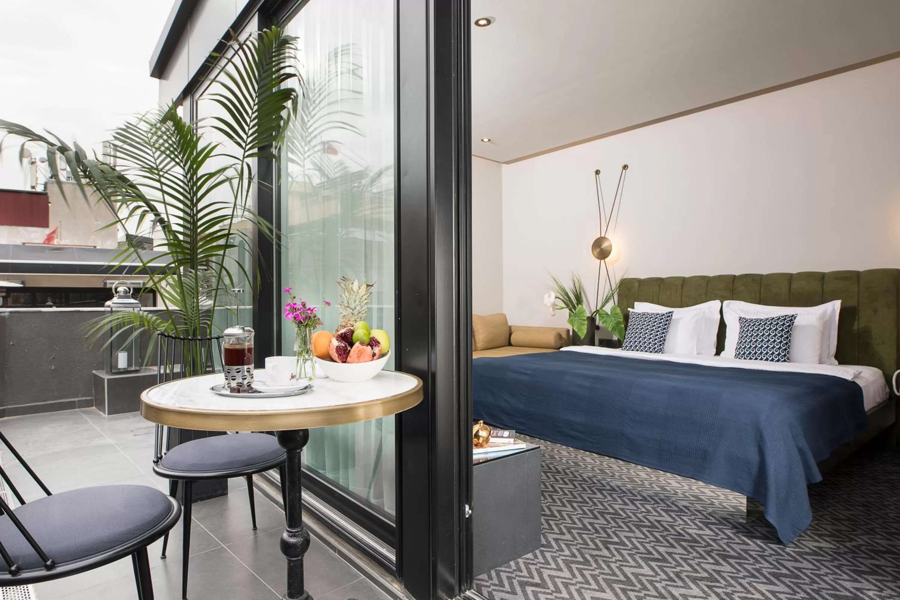 Balcony/Terrace, Bed in Nabu Hotel Karaköy