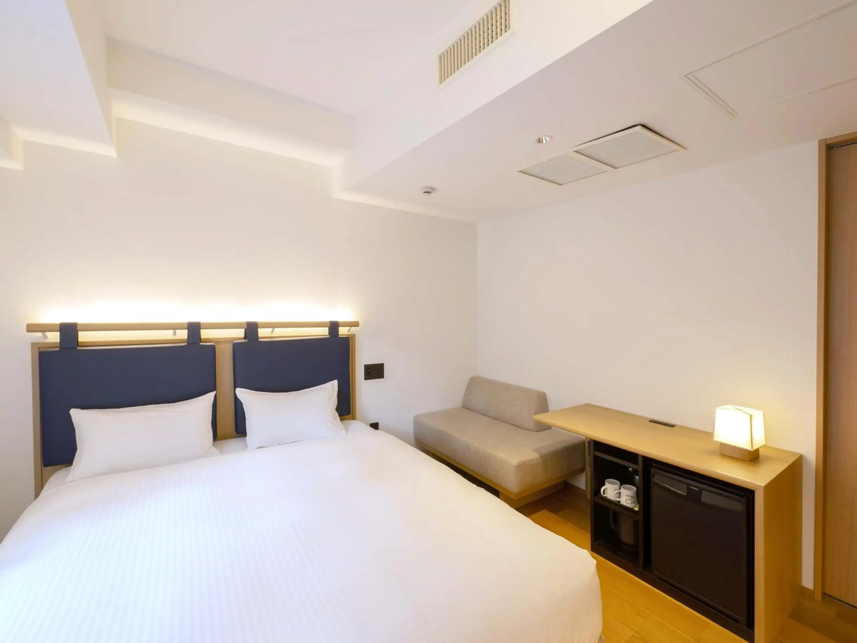 Photo of the whole room, Bed in hotel androoms Kyoto Shichijo