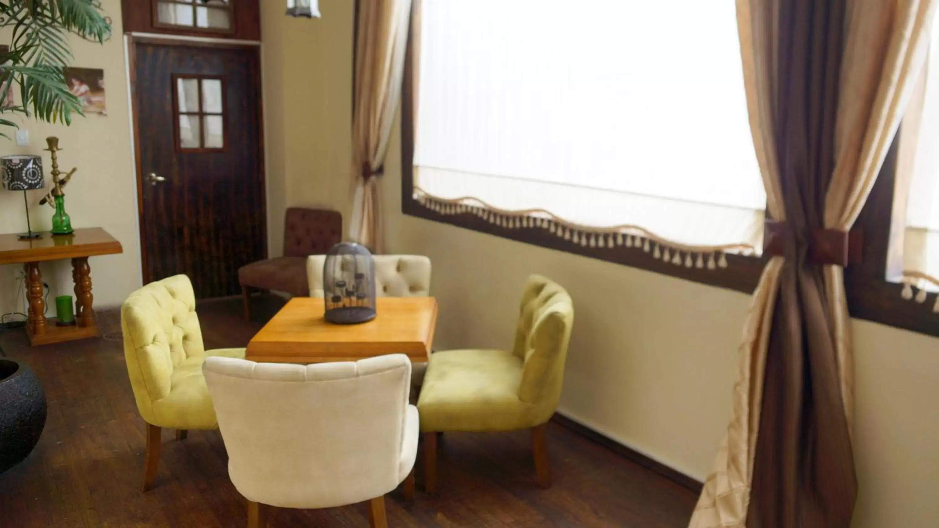 Living room, Seating Area in Roka Plaza Hotel Boutique