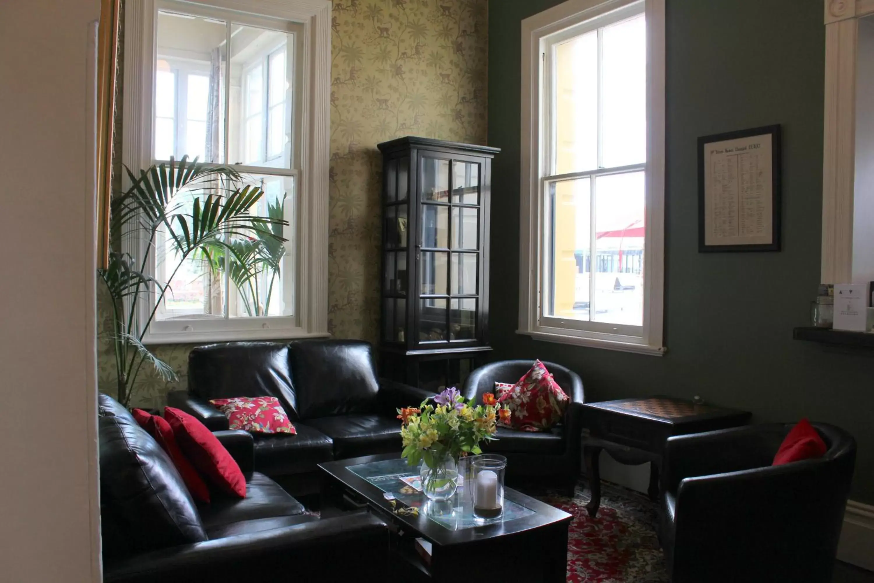 Lounge or bar, Seating Area in The Esplanade Hotel