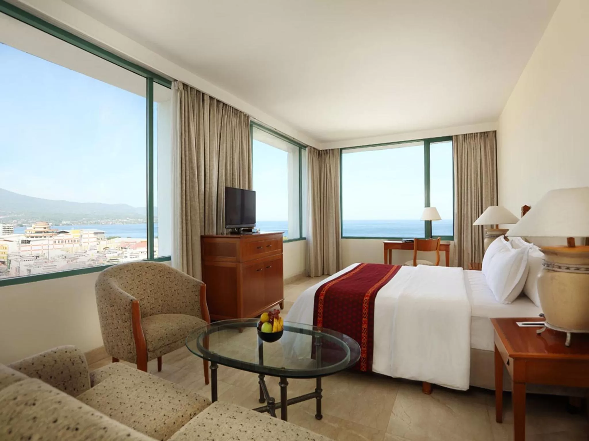 Bedroom, Bed in Aryaduta Manado