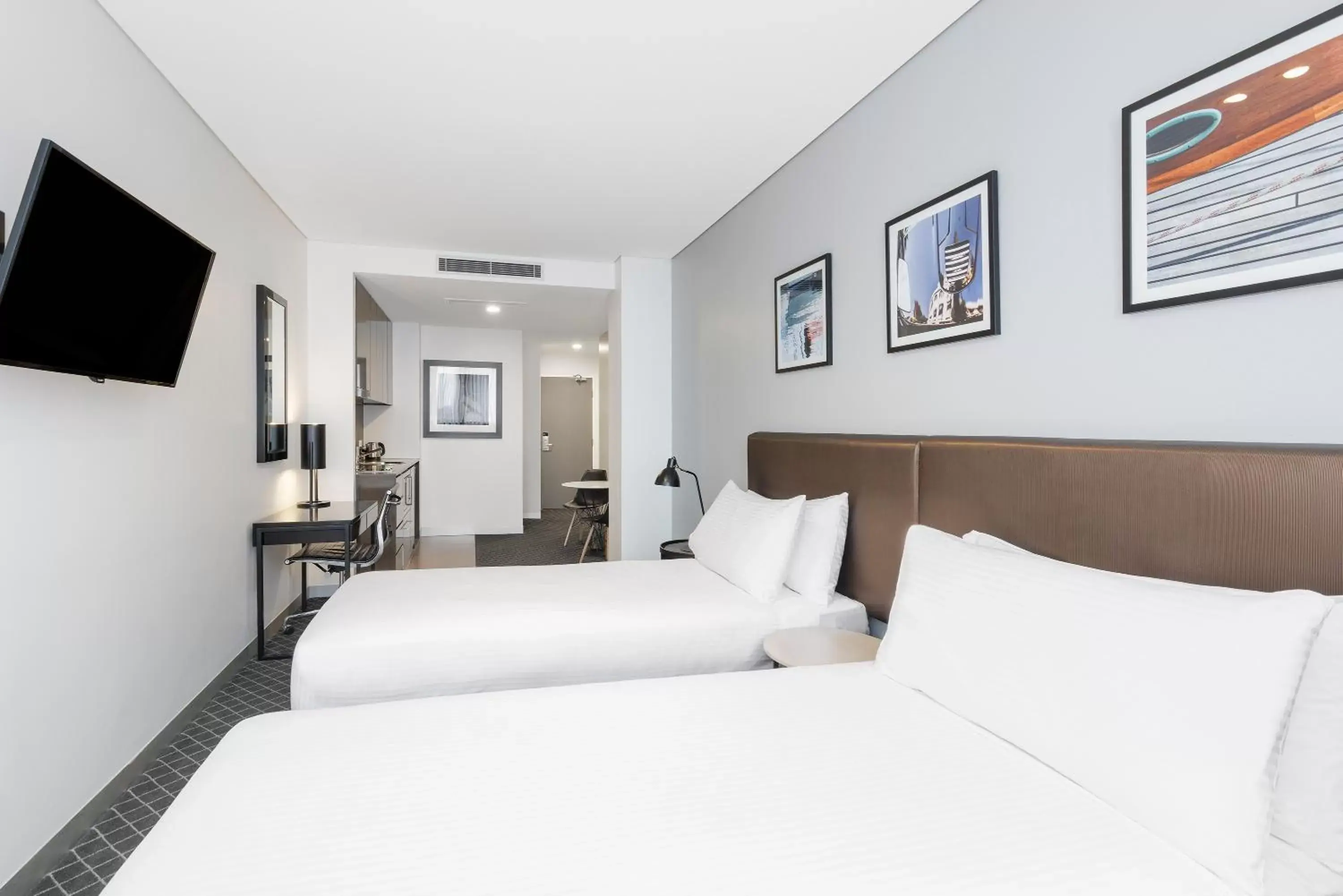 Bedroom, Bed in Holiday Inn & Suites Sydney Bondi Junction, an IHG Hotel