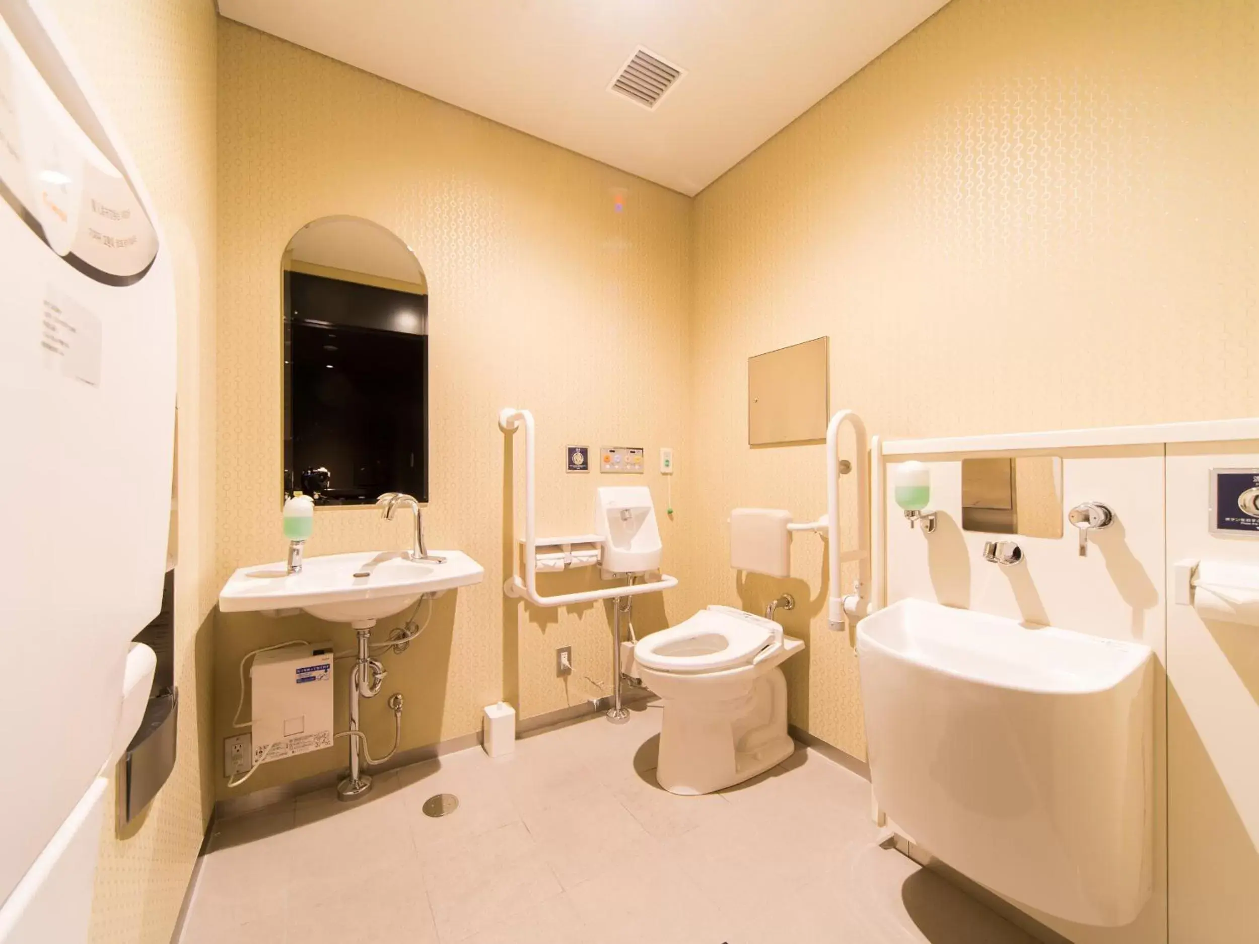 Decorative detail, Bathroom in Hiroshima Washington Hotel