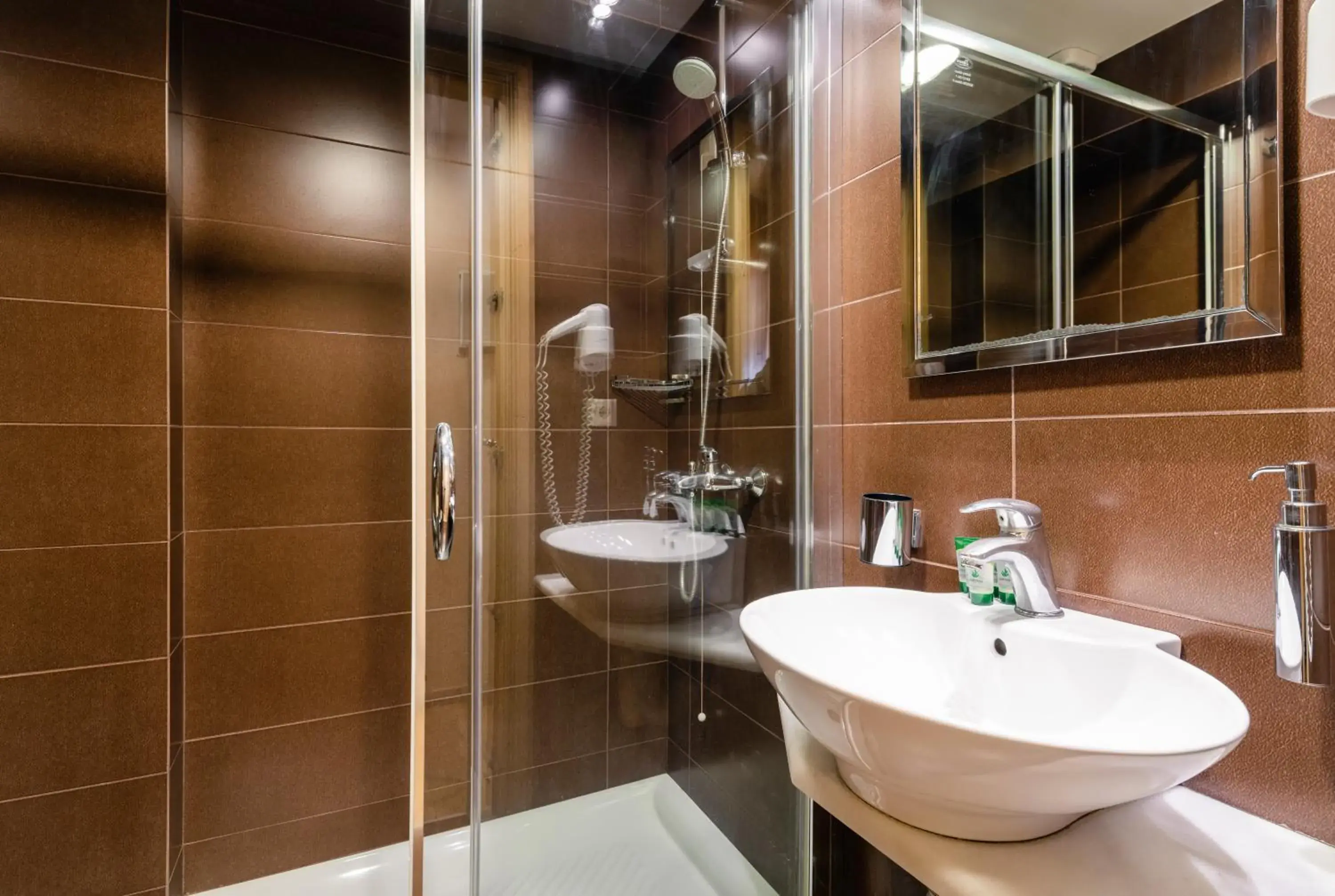 Shower, Bathroom in Hotel Lefkas