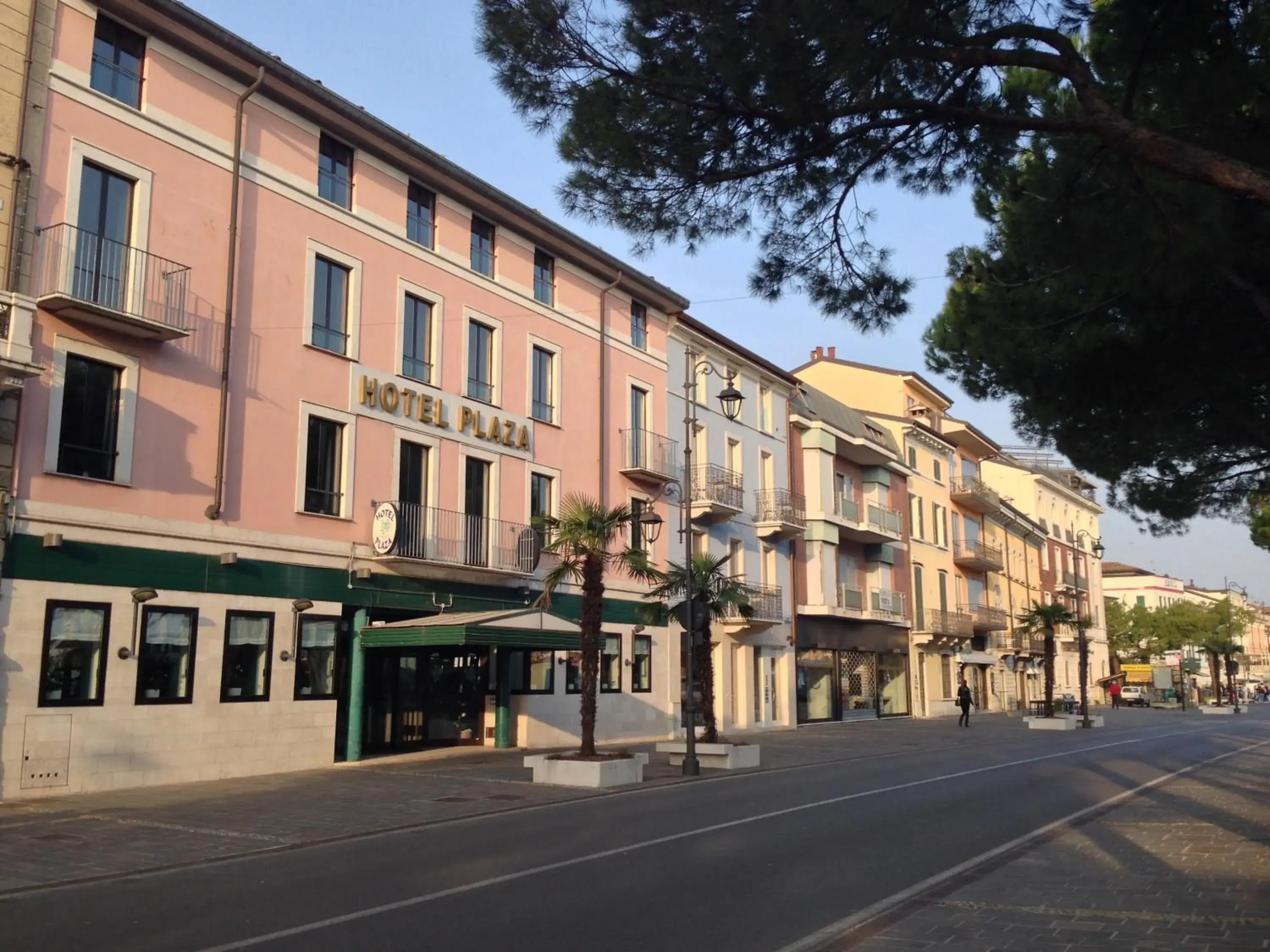 Facade/entrance in Hotel Plaza