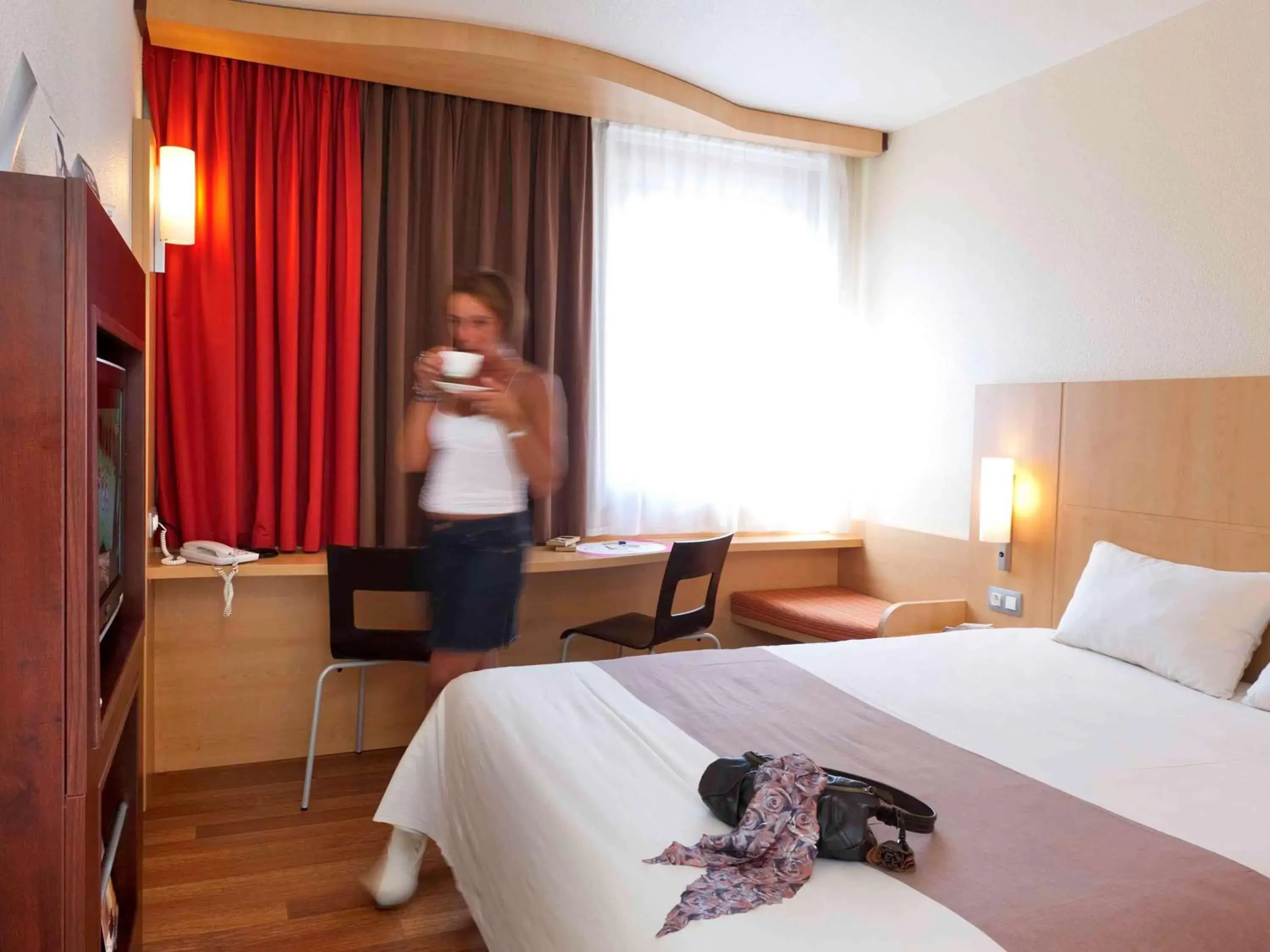 Photo of the whole room in ibis Hotel Brussels Expo Atomium