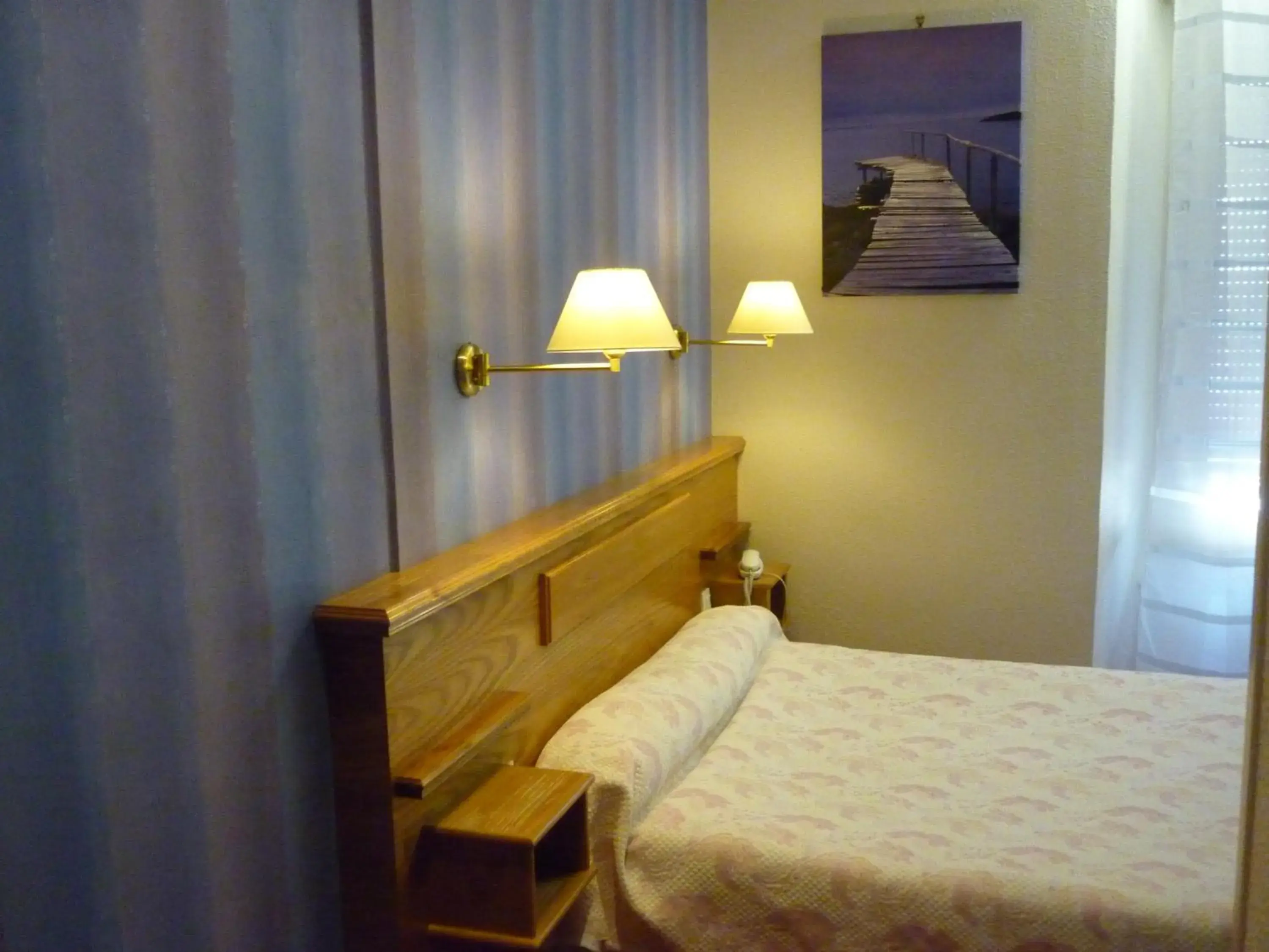 bunk bed, Bed in Hôtel Le Lons