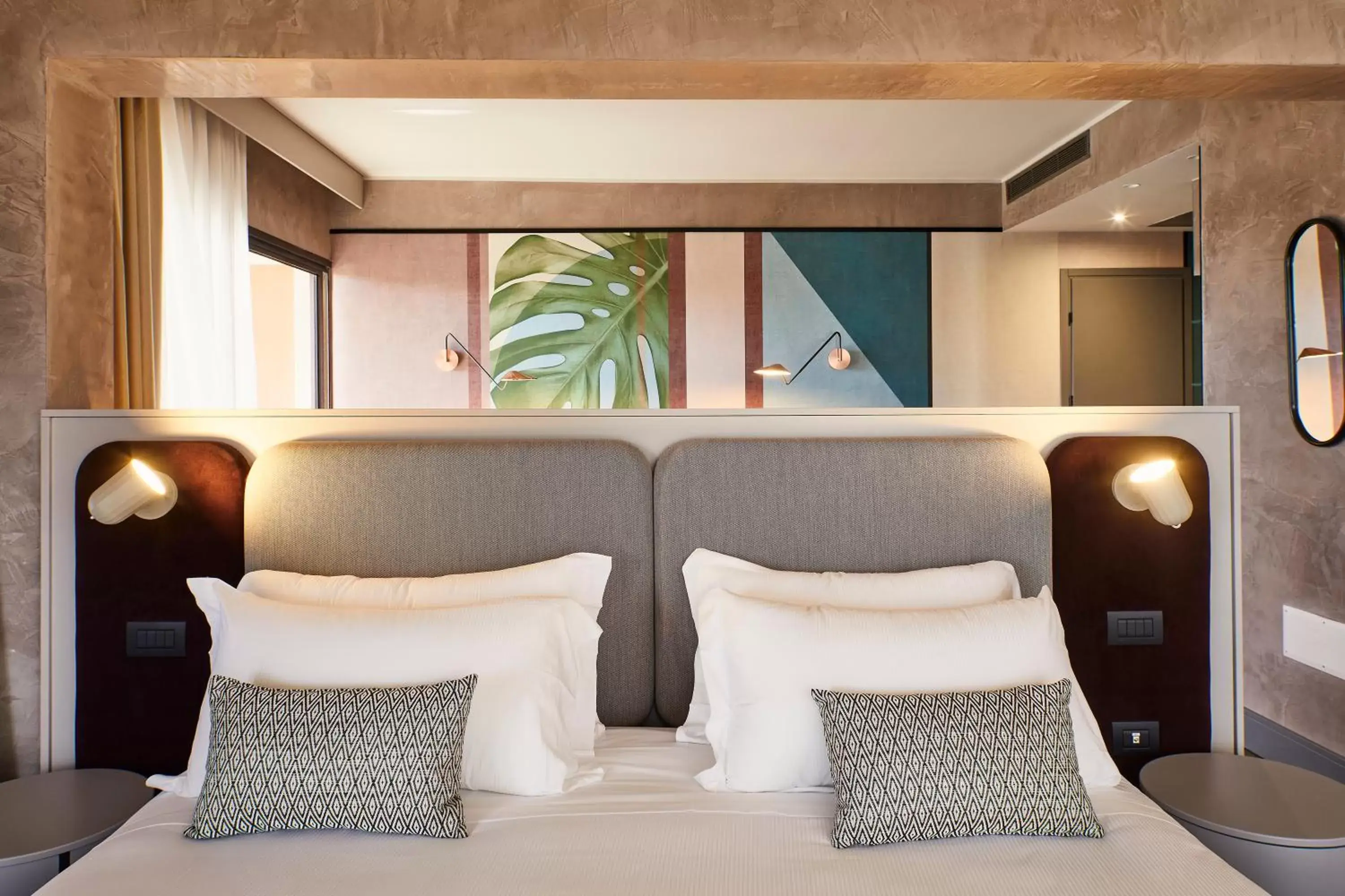 Bed, Seating Area in Hotel Villa Pamphili Roma