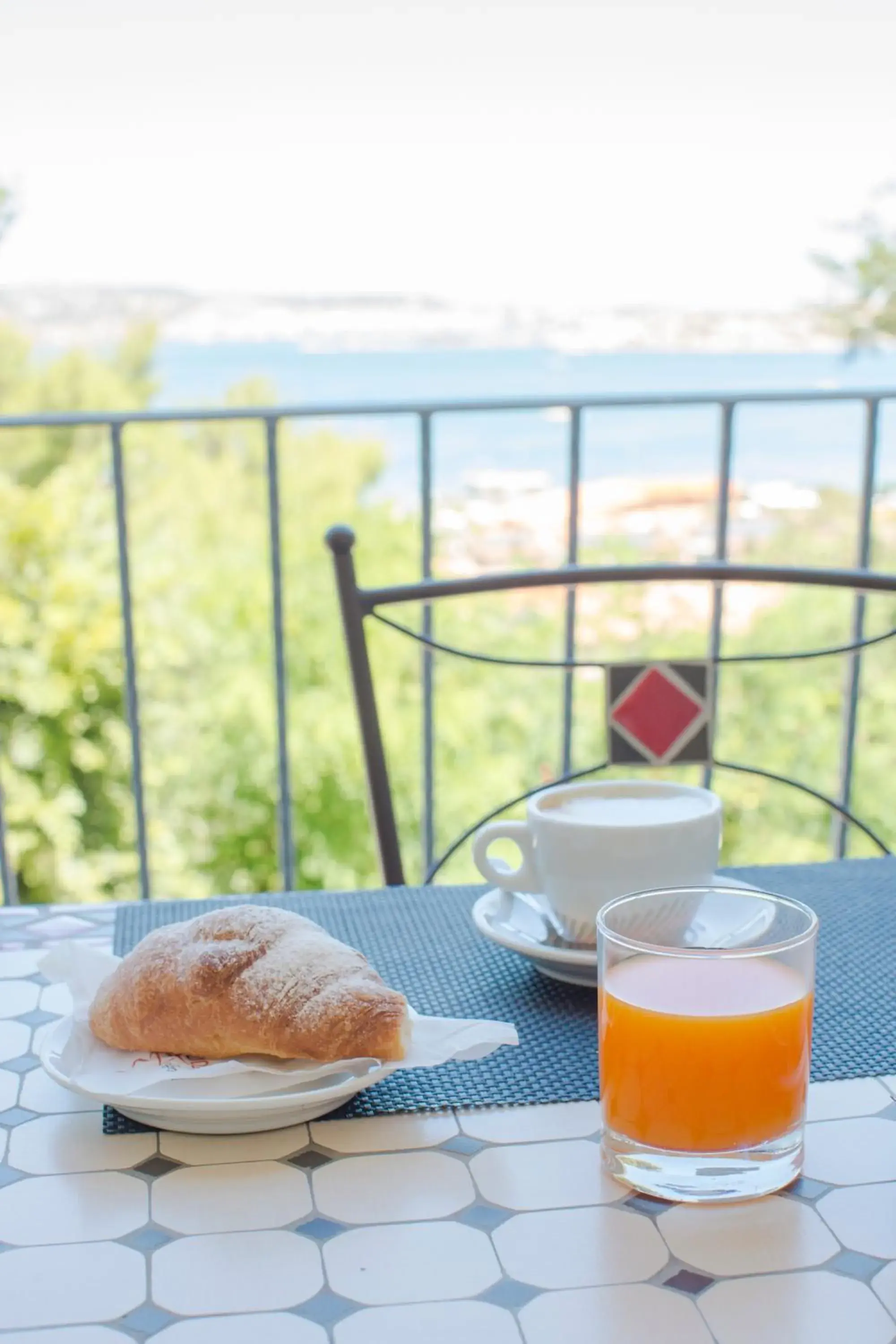 Buffet breakfast in Grand Hotel Palau Buffet breakfast in Grand Hotel Palau