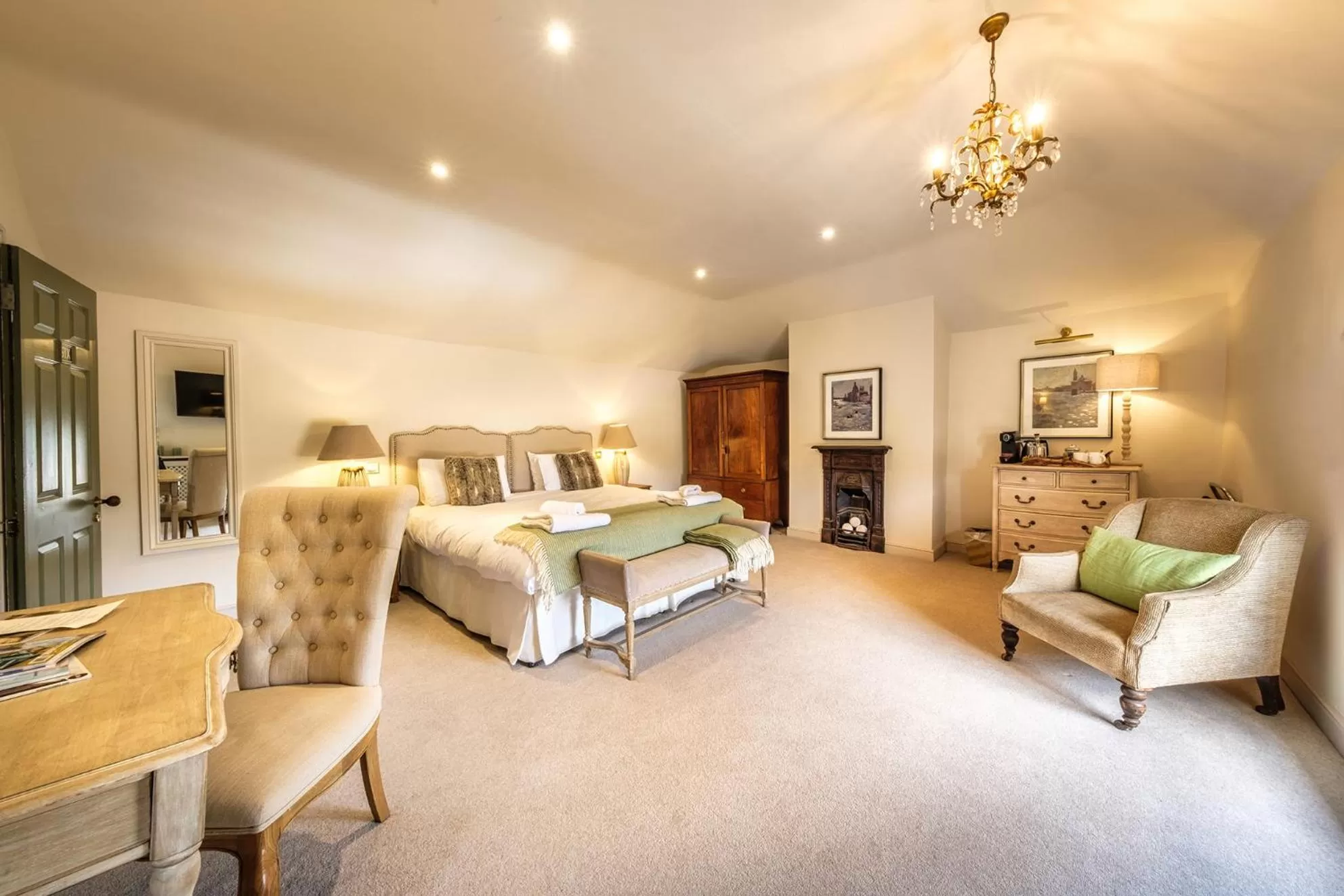 Bed in The Black Lion, Long Melford