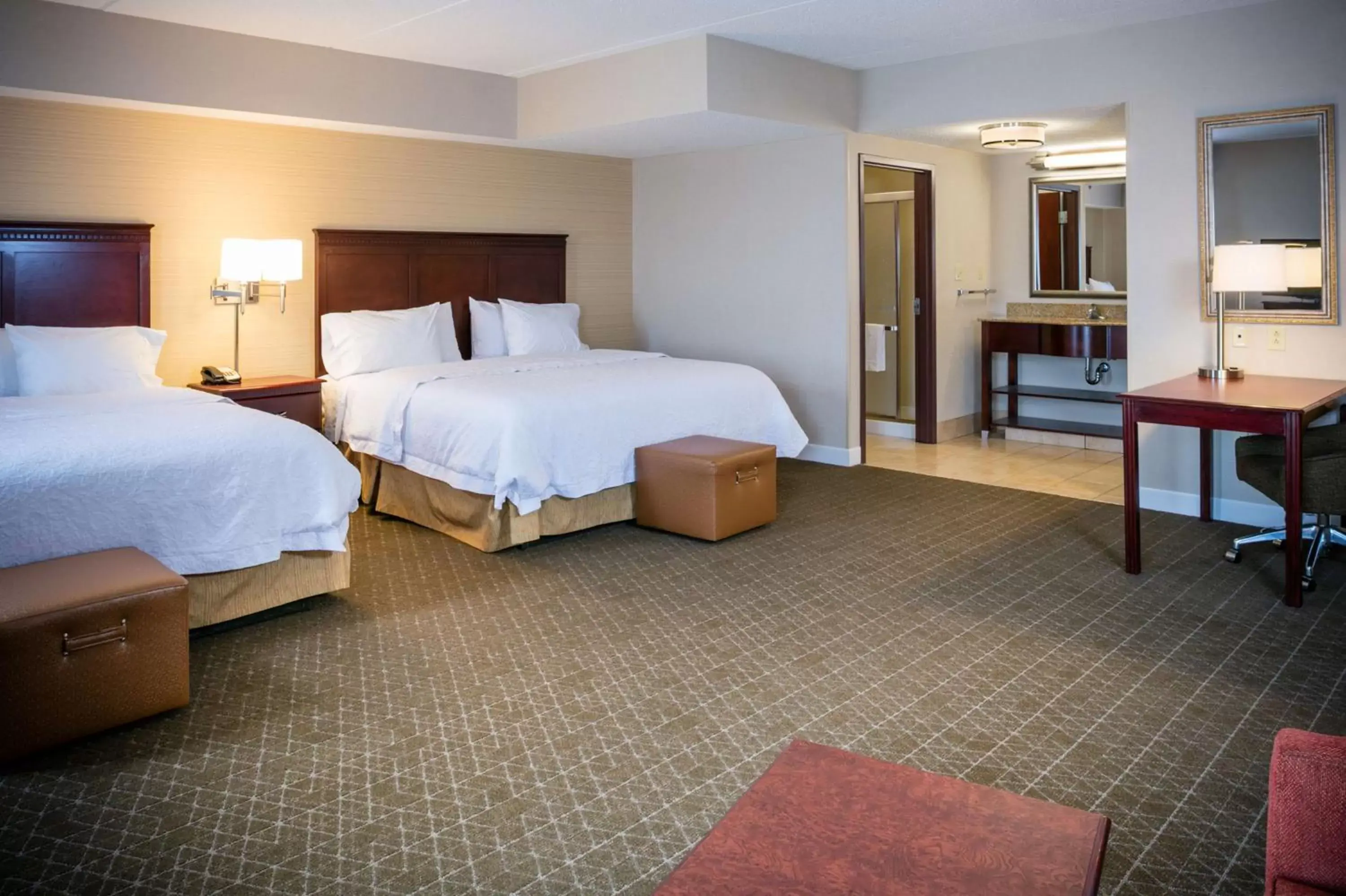 Bed in Hampton Inn & Suites Toledo-Perrysburg