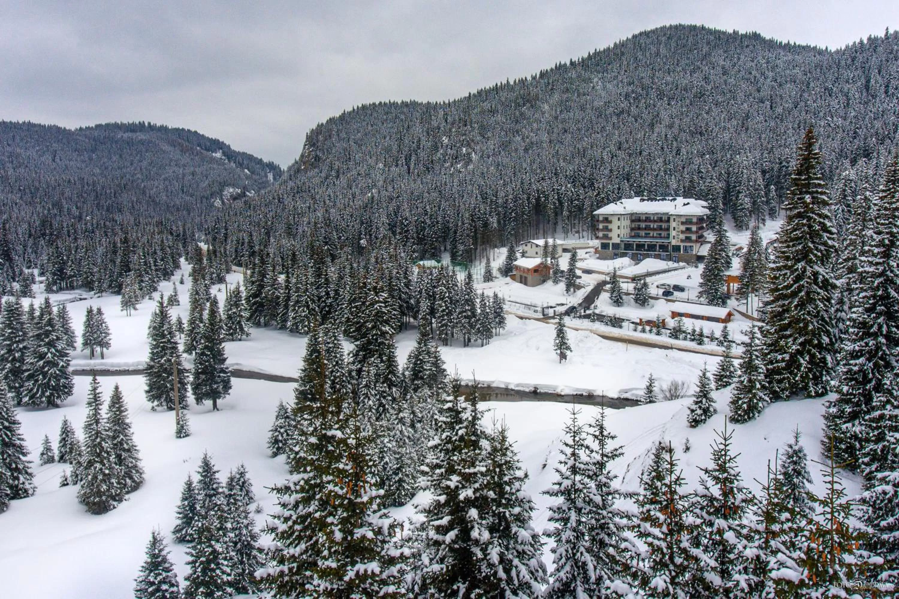 Property building, Winter in Hotel Belmont