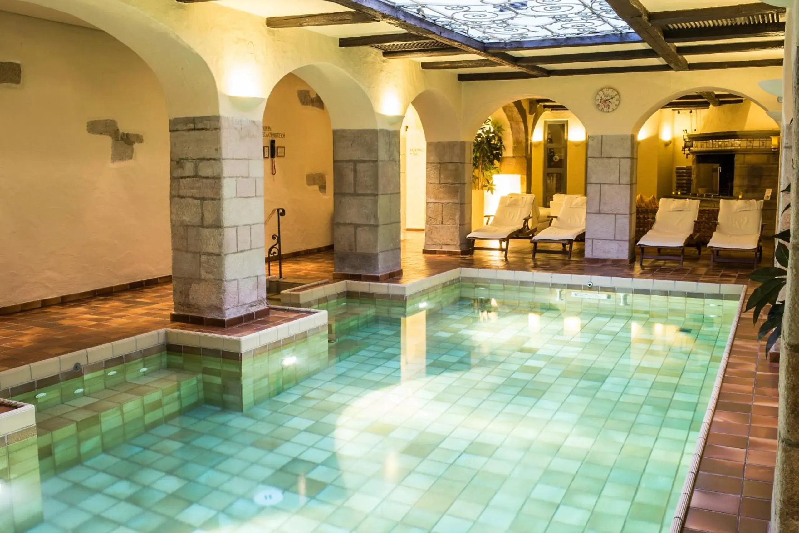 Swimming Pool in Romantik Hotel Greifen-Post