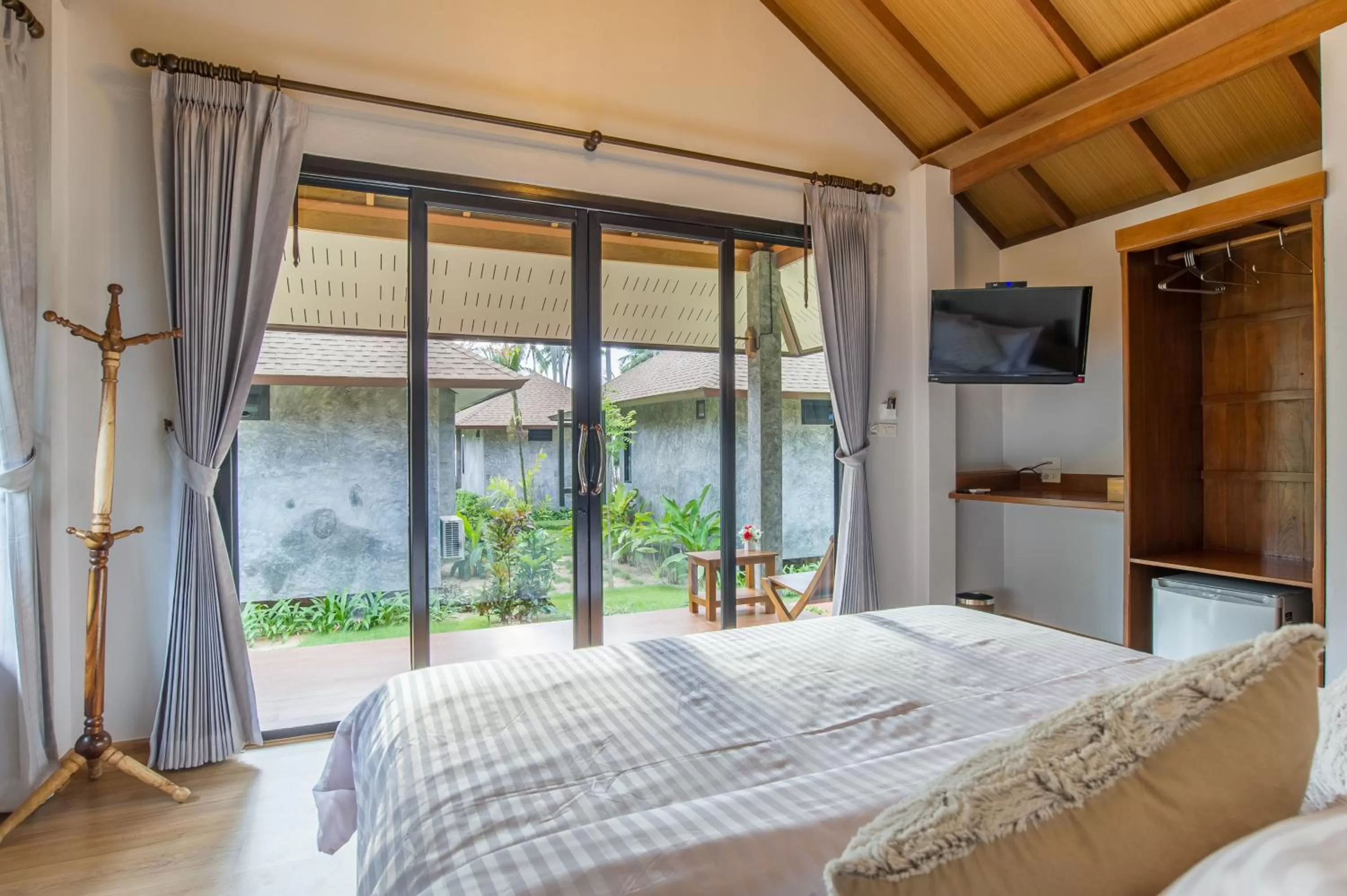 Bedroom, Bed in Medee Resort