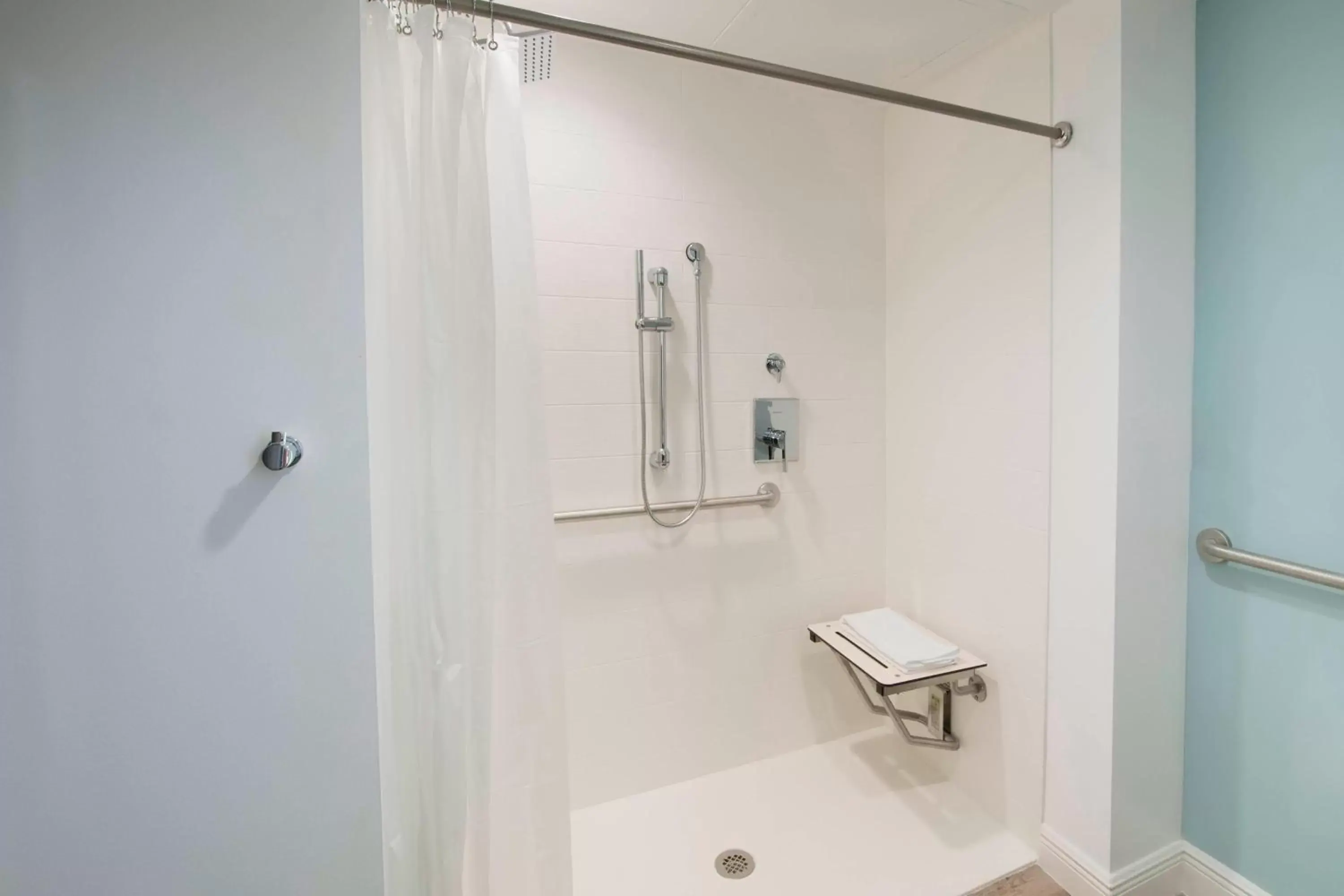 Bathroom in SpringHill Suites by Marriott Navarre Beach